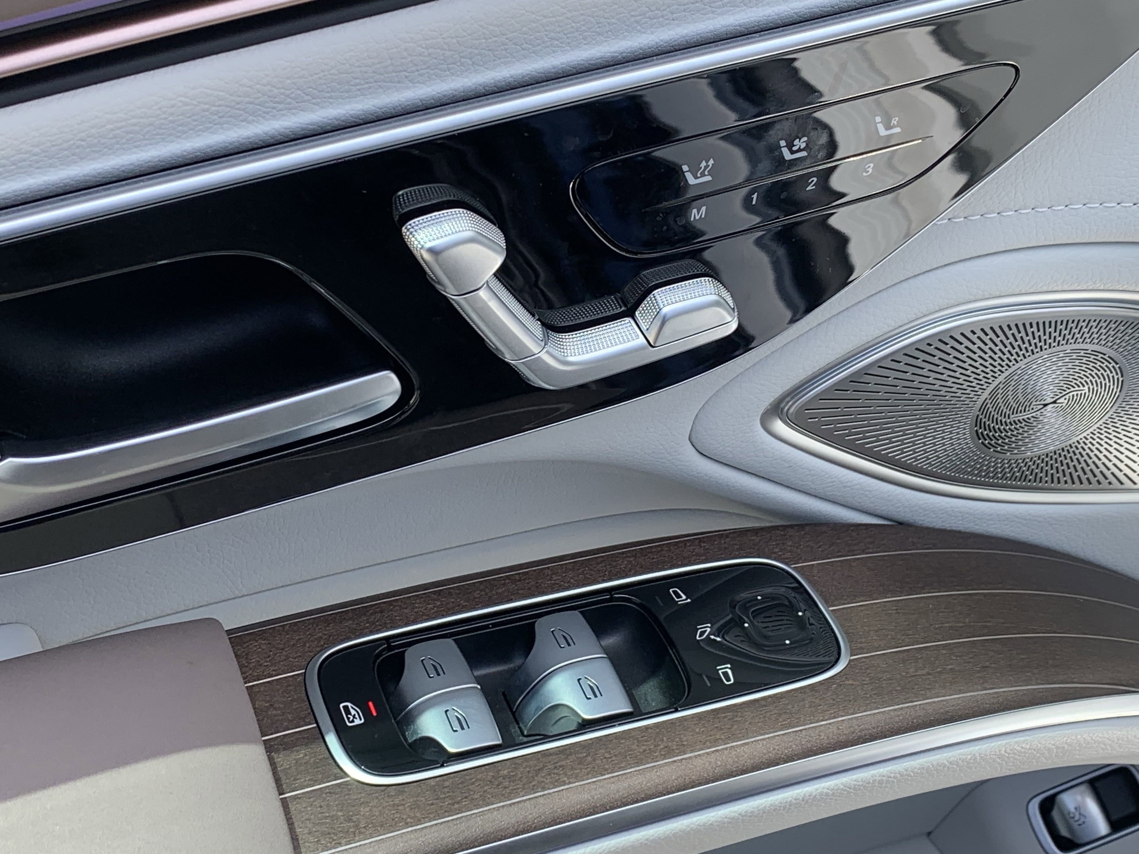 Vehicle photo 13