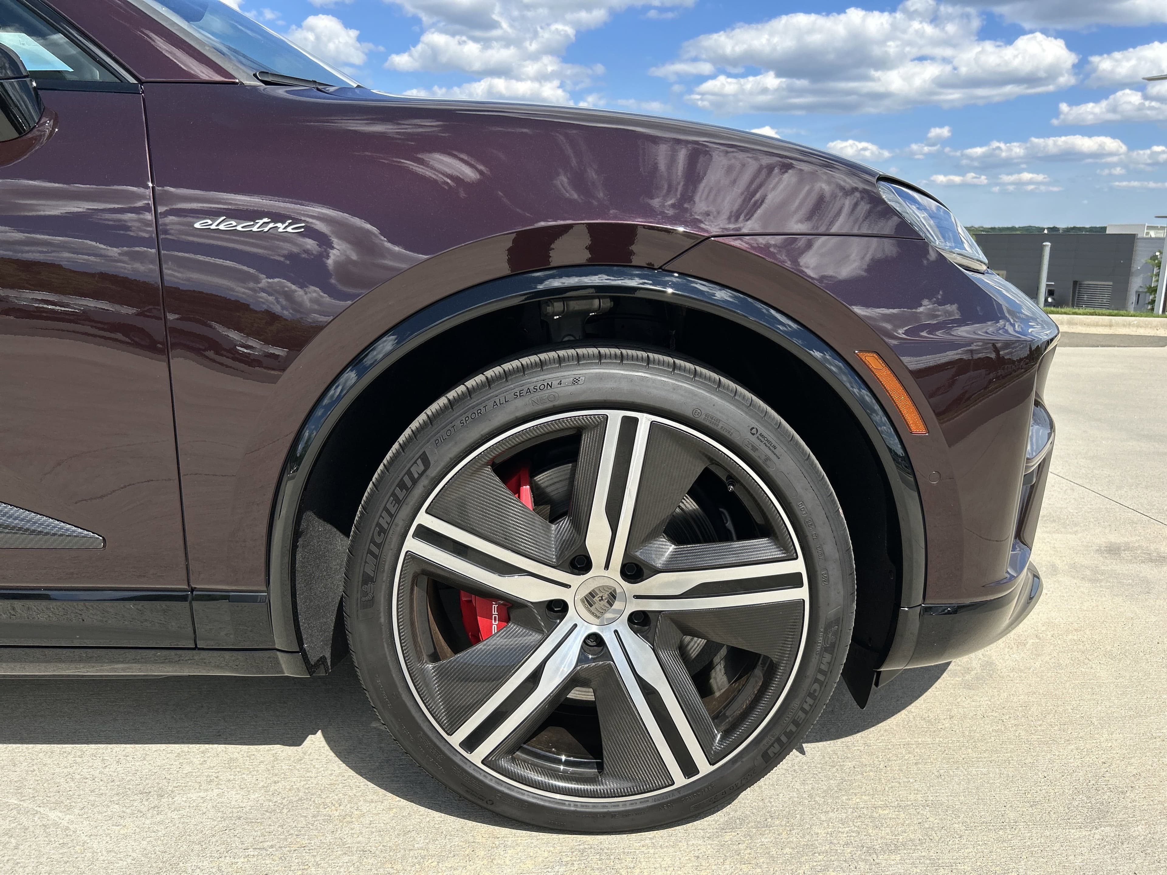 Vehicle photo 10