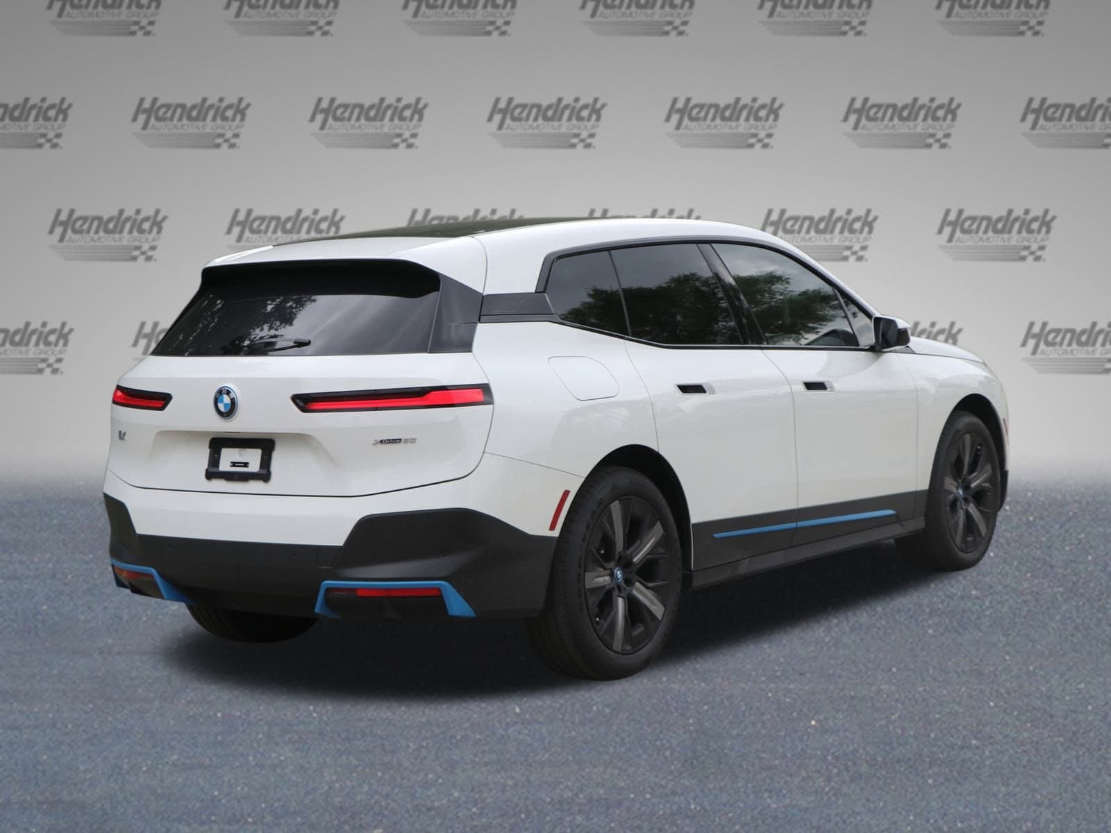 Vehicle photo 8