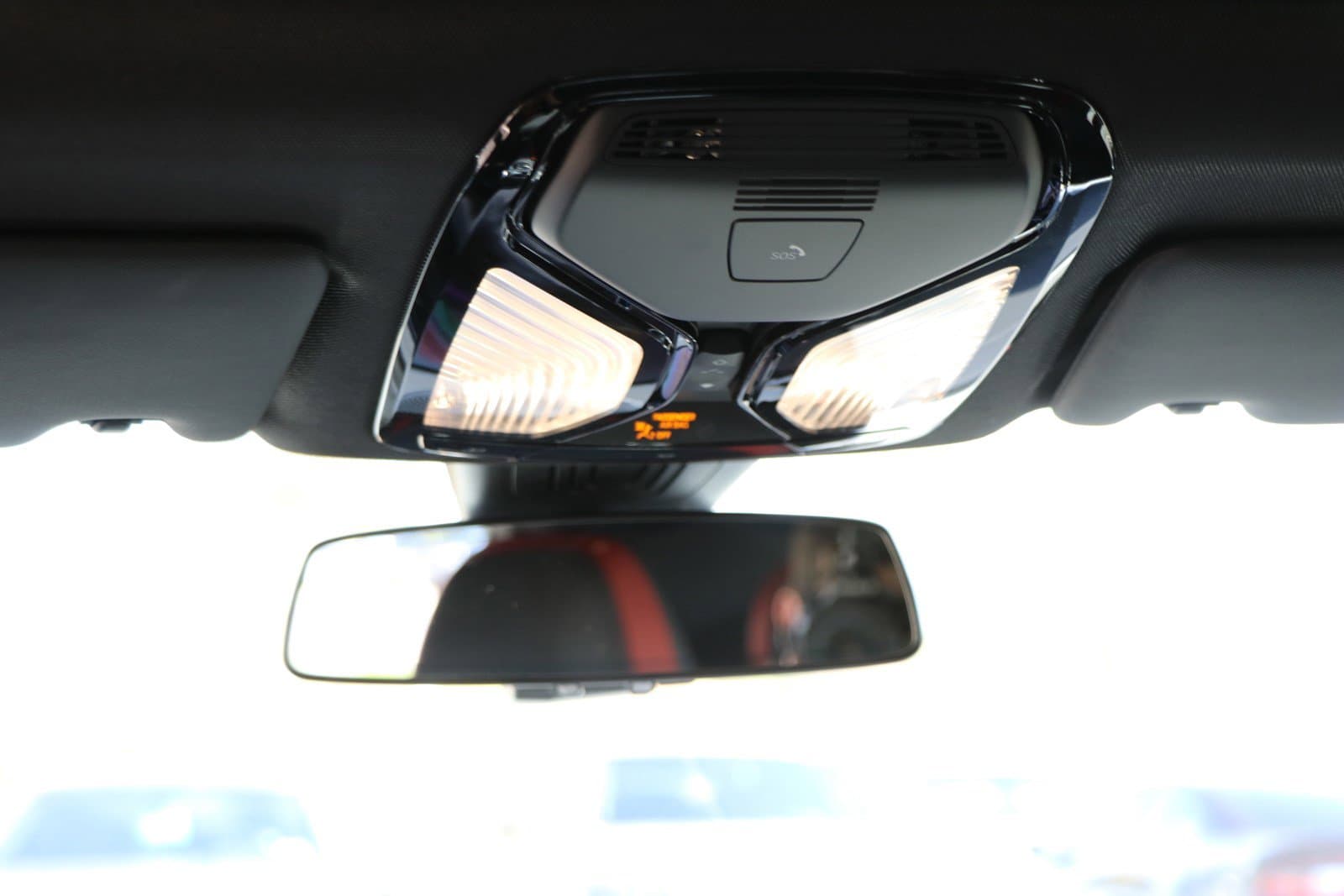 Vehicle photo 28