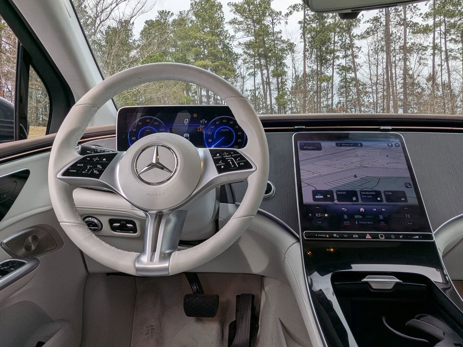 Vehicle photo 28