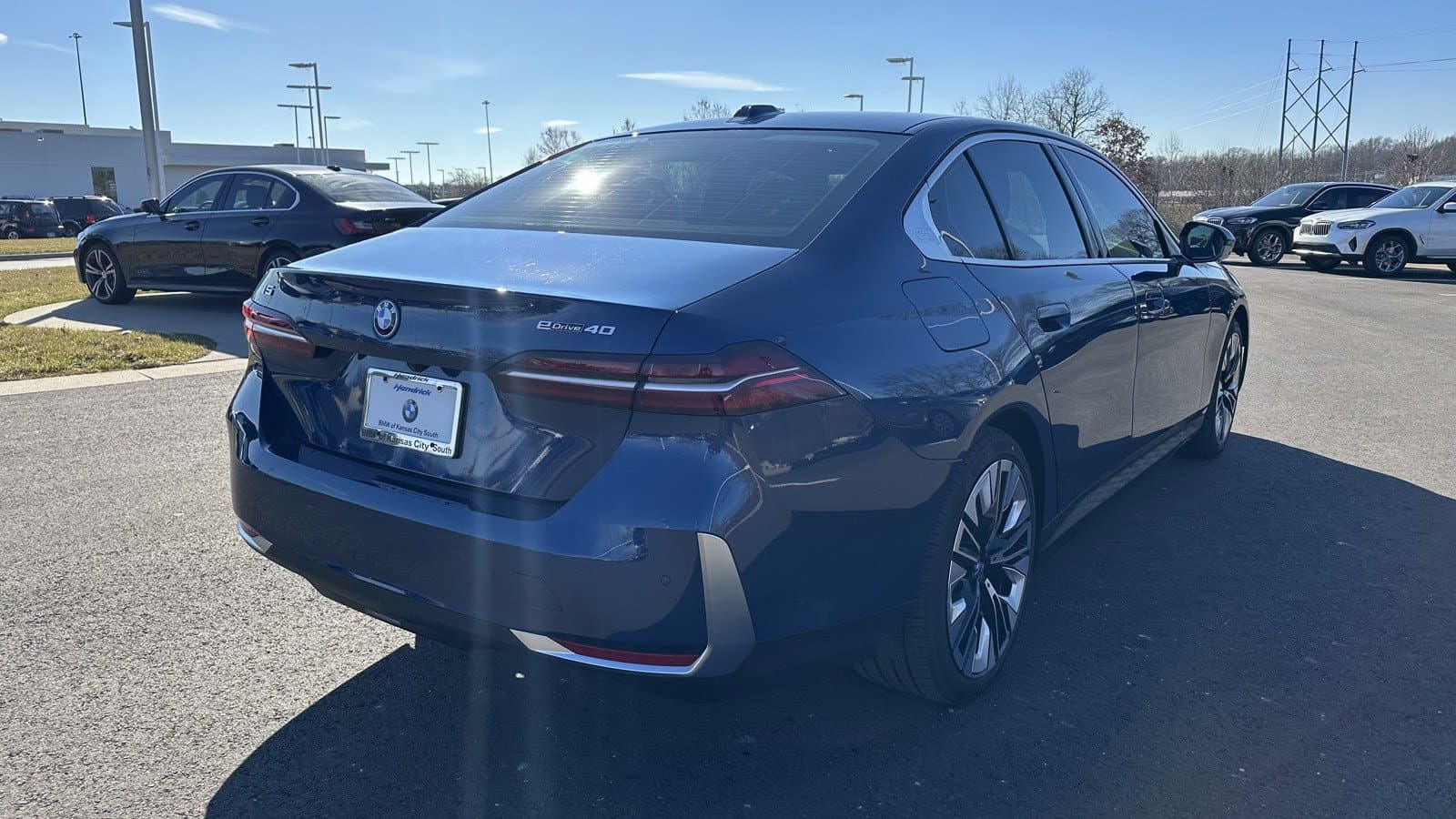 Vehicle photo 8