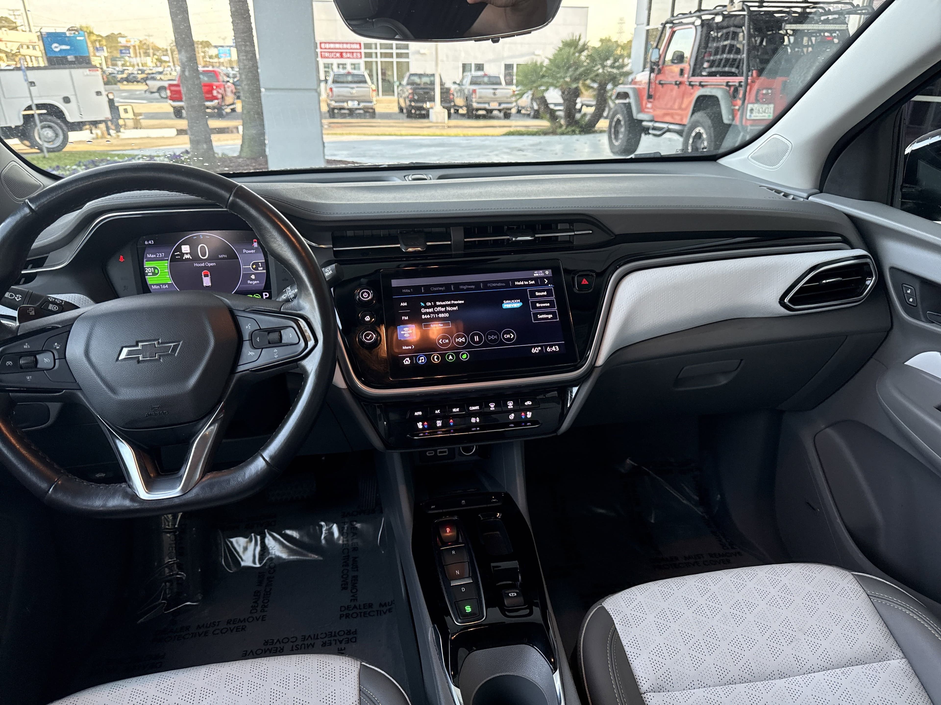 Vehicle photo 27