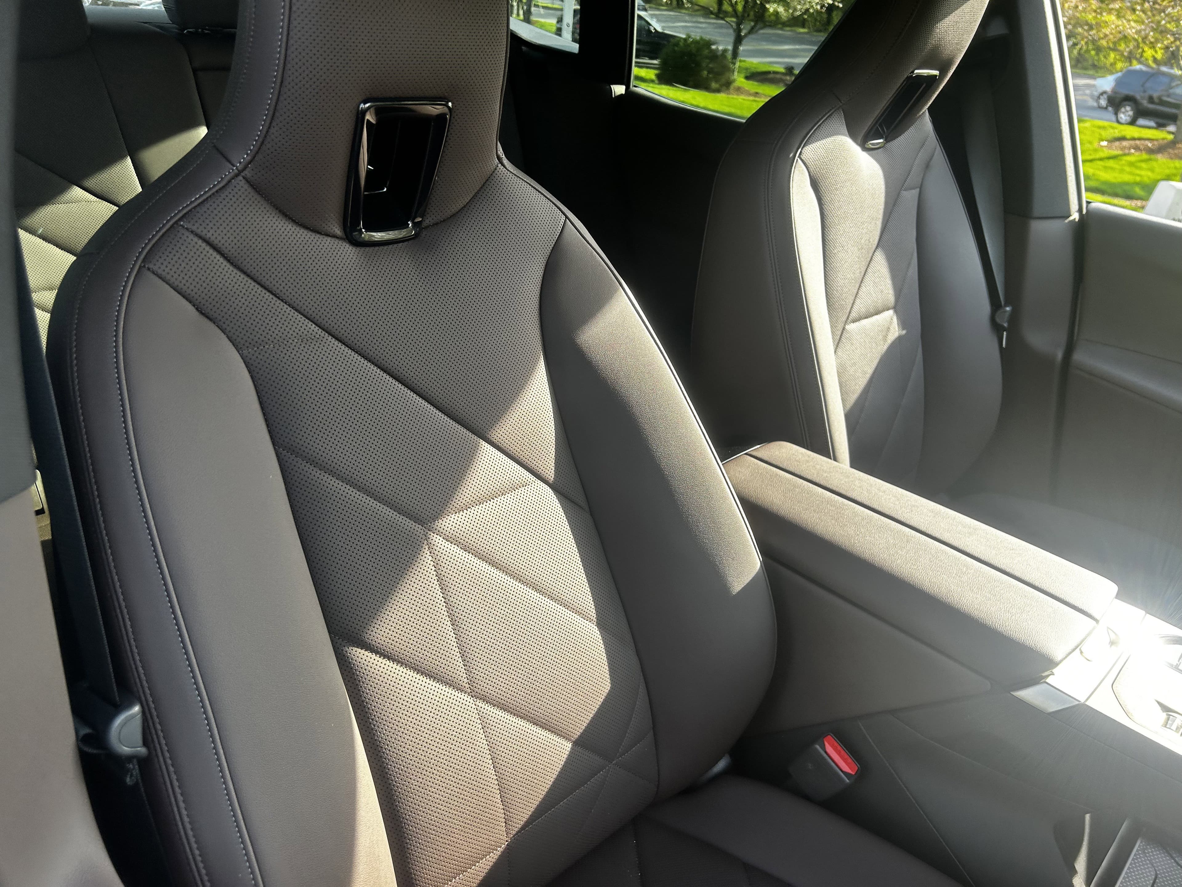 Vehicle photo 35