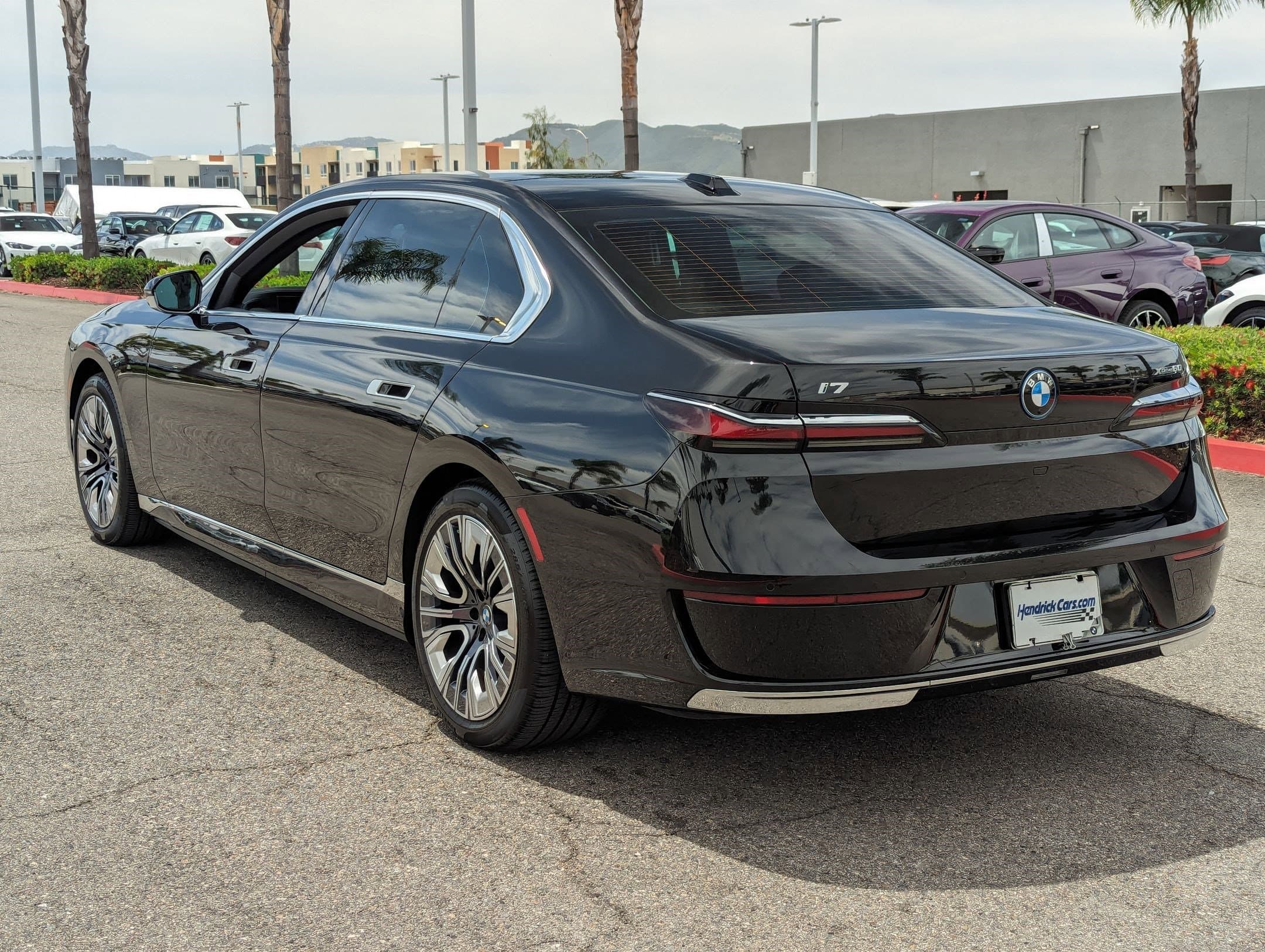 Vehicle photo 6