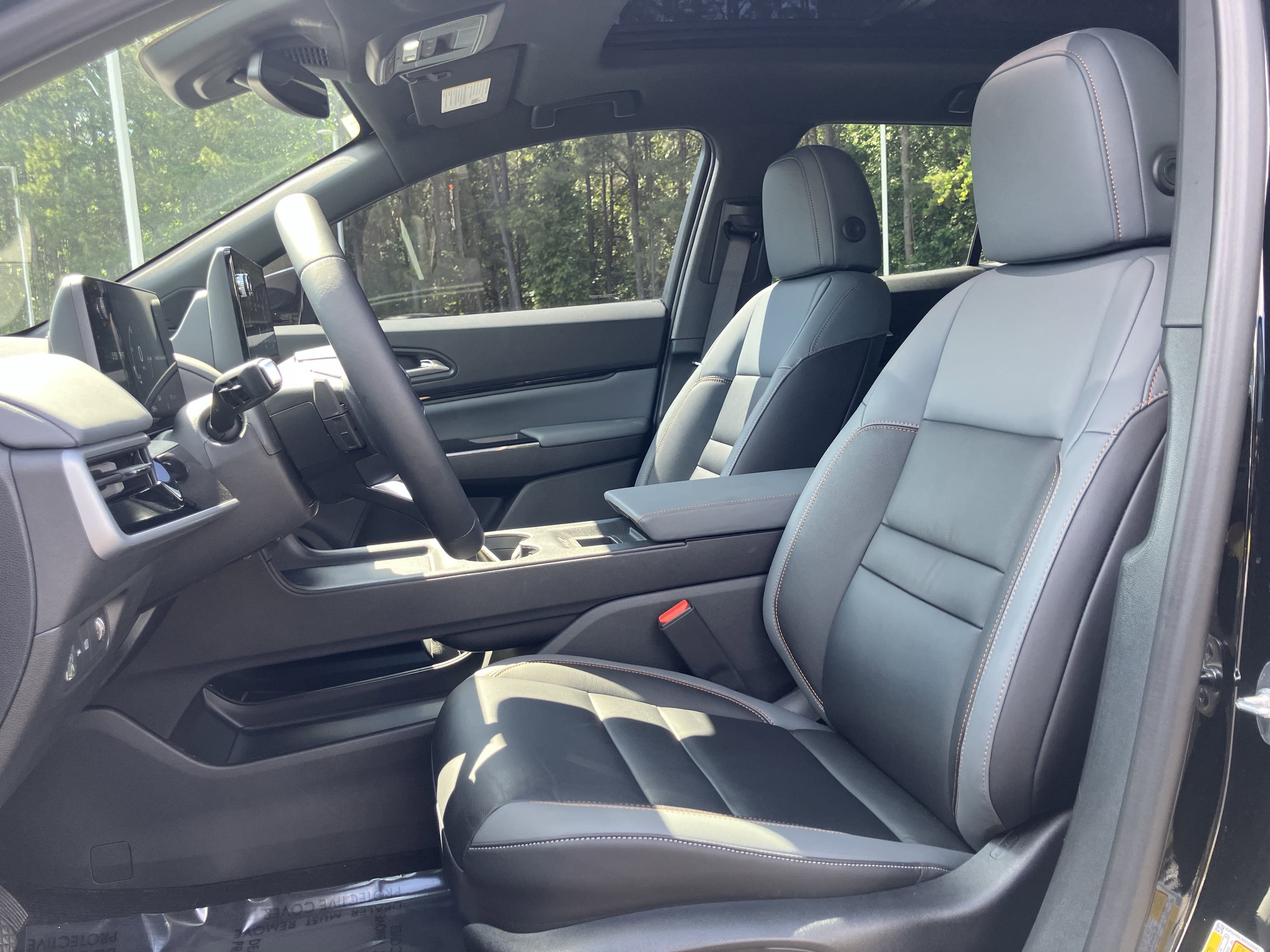 Vehicle photo 15