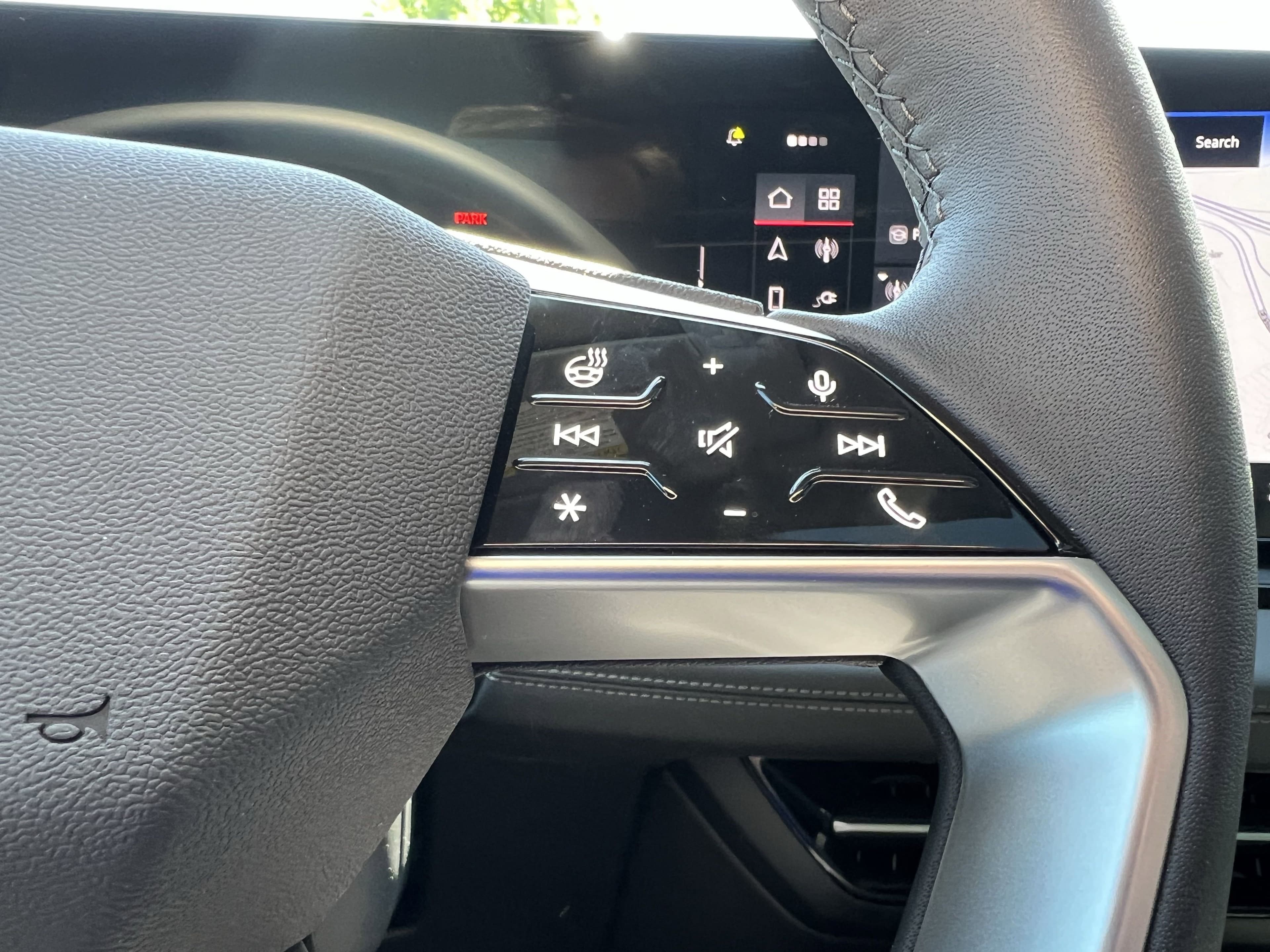 Vehicle photo 18