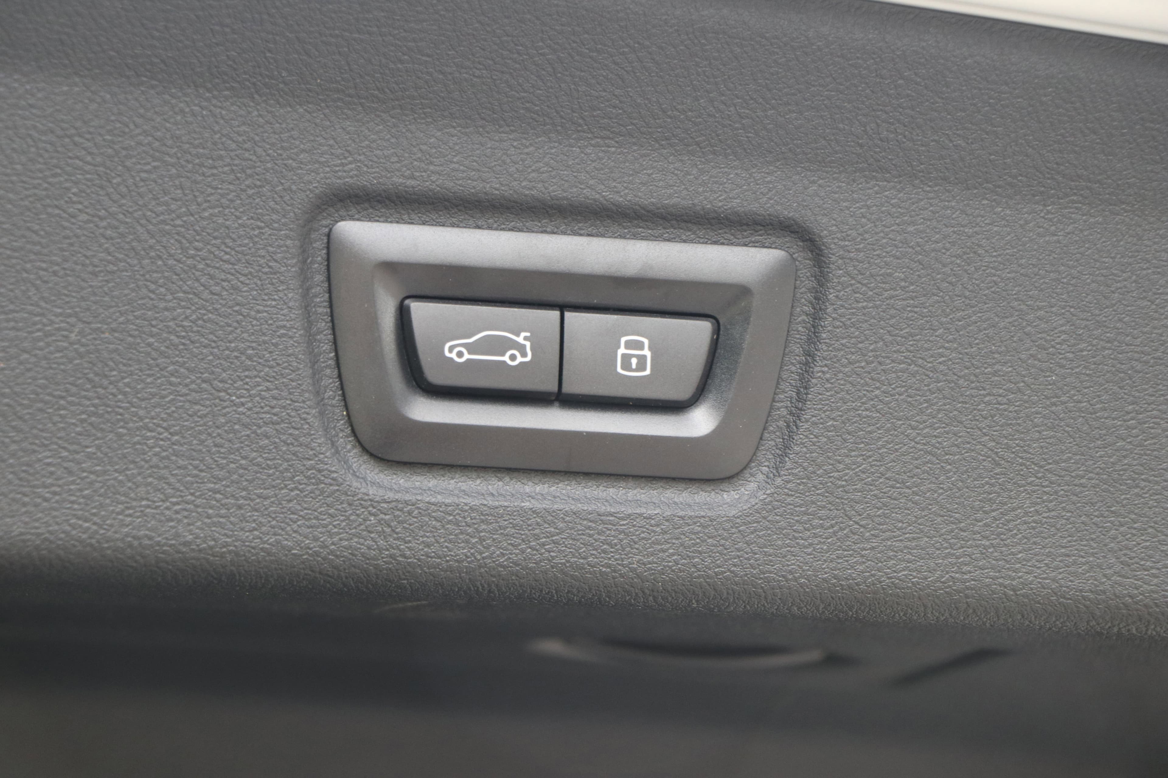 Vehicle photo 36