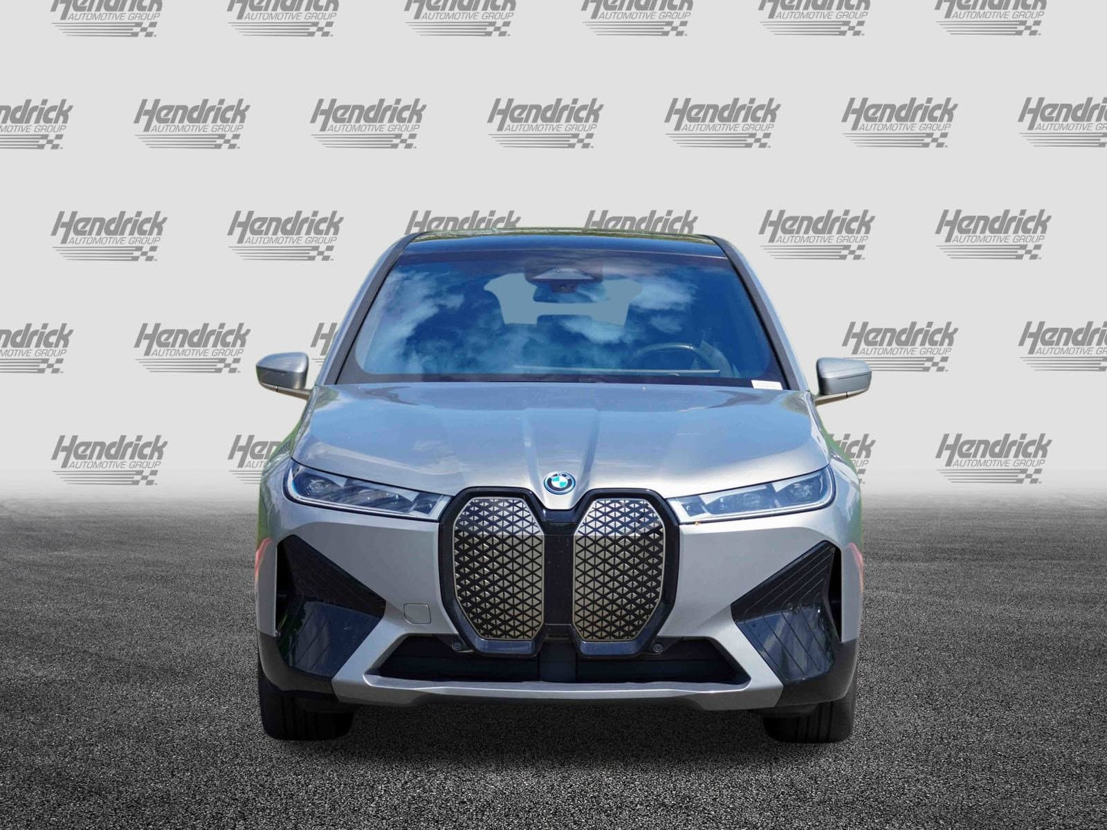 Vehicle photo 2