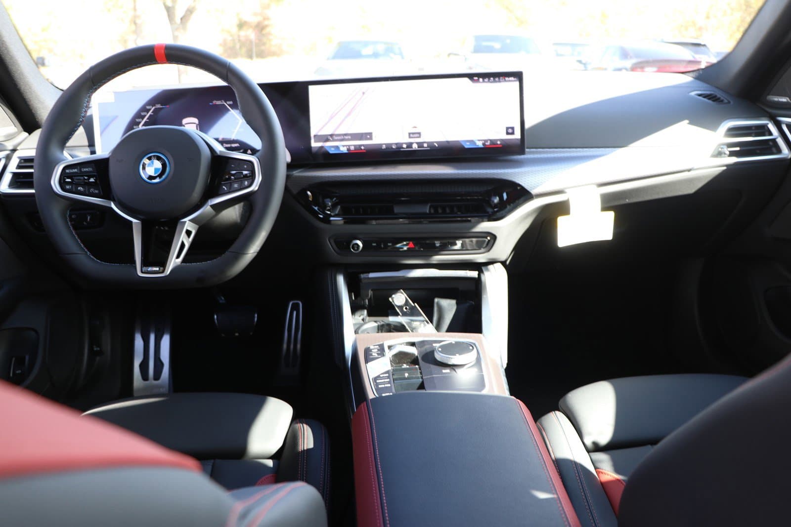 Vehicle photo 26