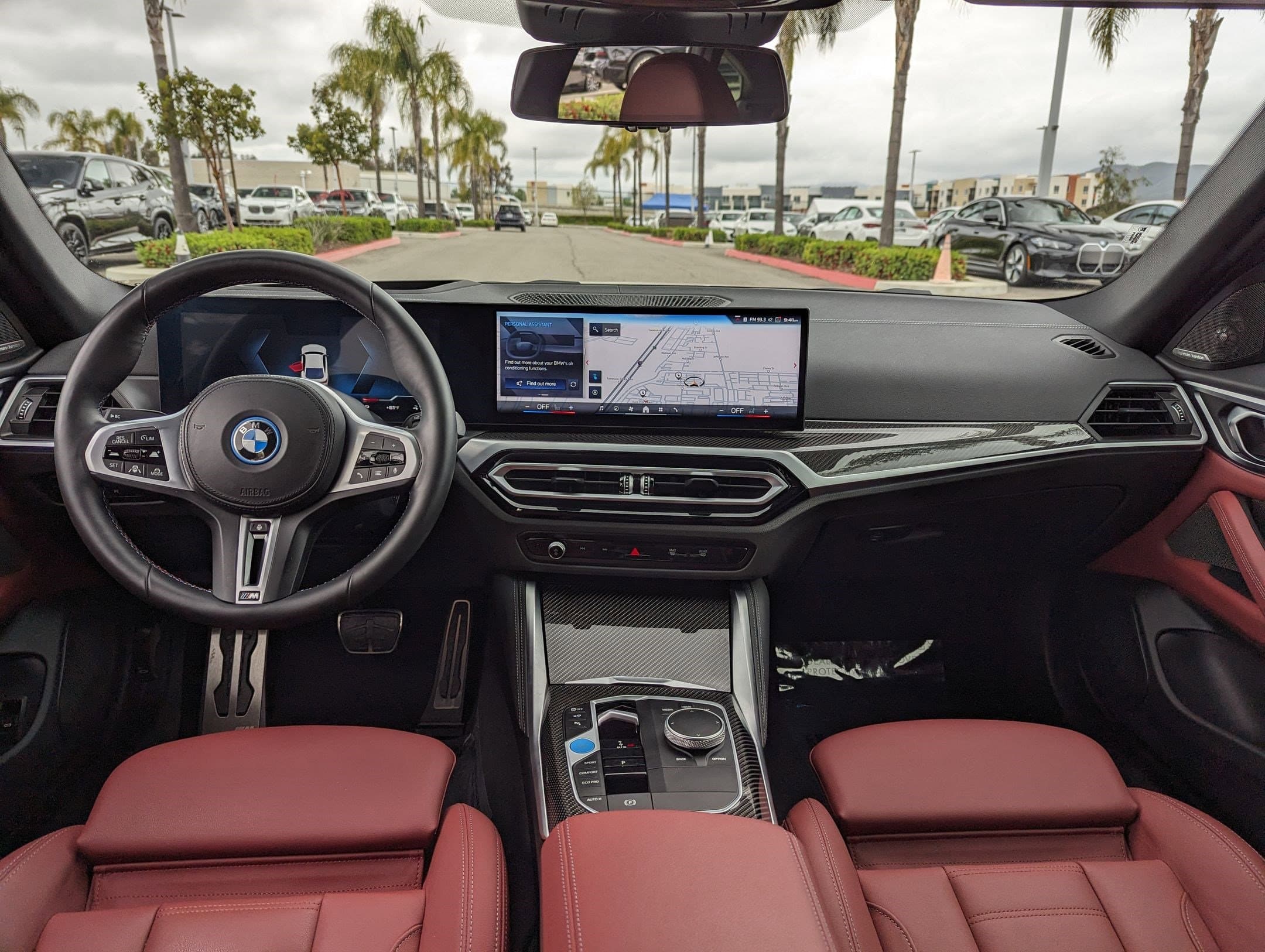 Vehicle photo 28