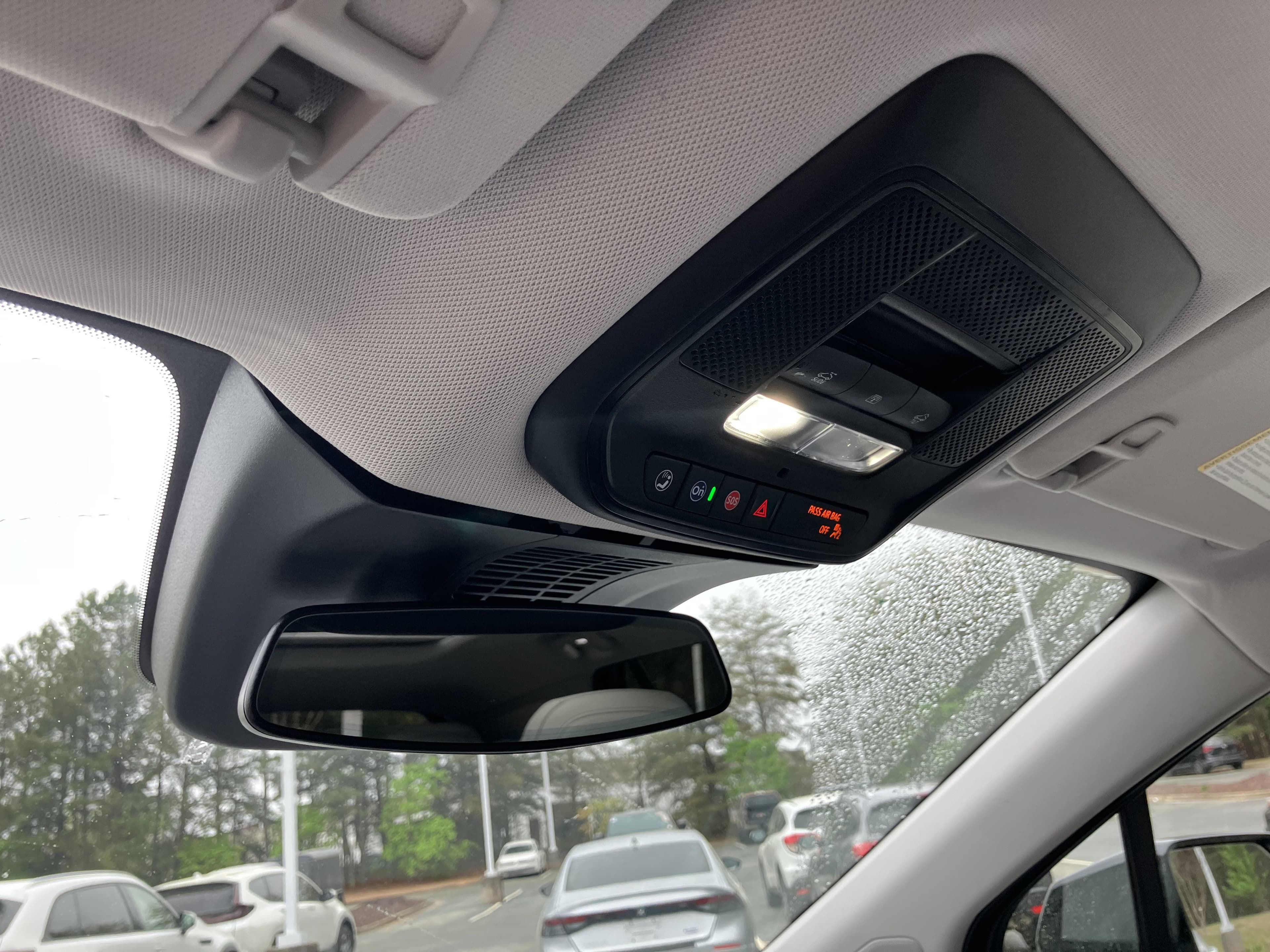 Vehicle photo 28