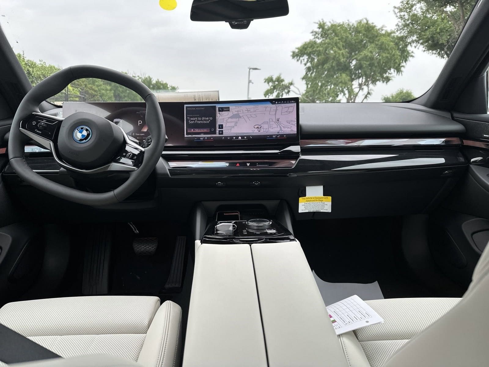 Vehicle photo 16