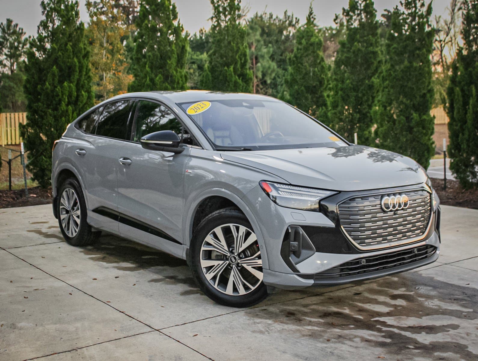 Vehicle photo 1
