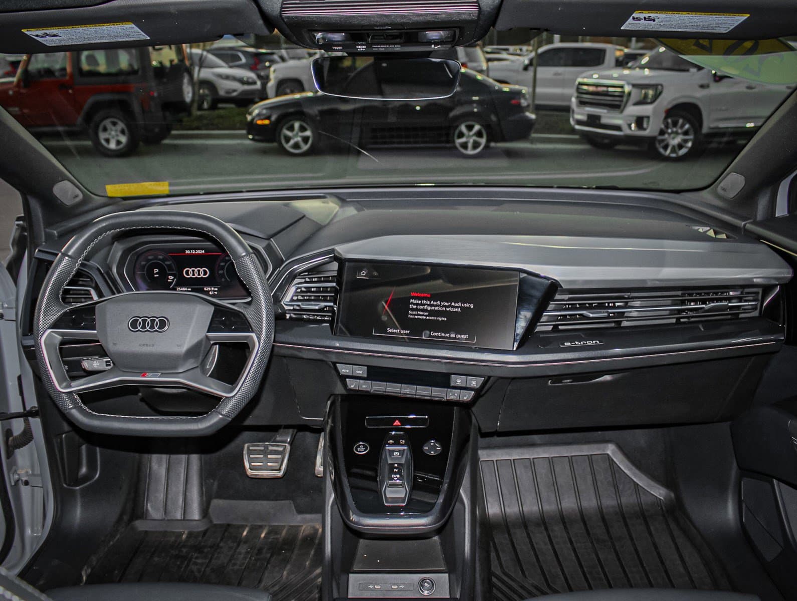 Vehicle photo 27