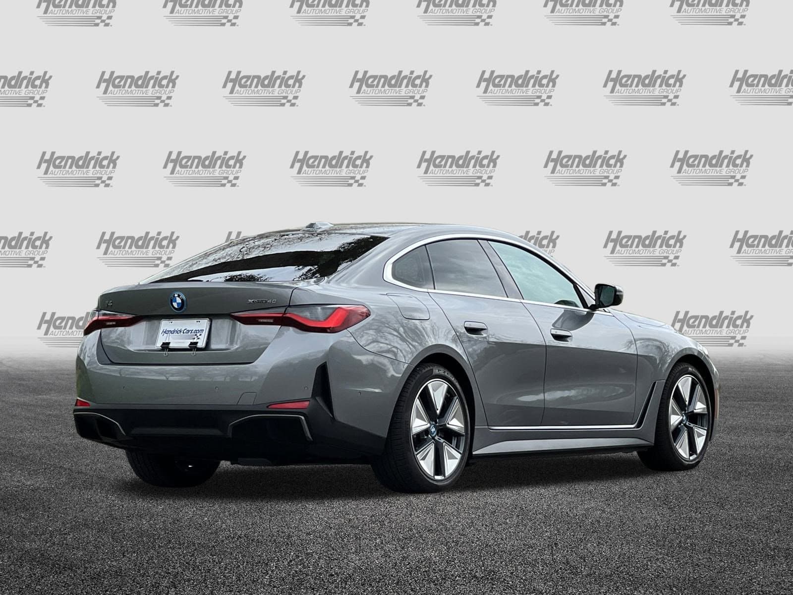 Vehicle photo 3