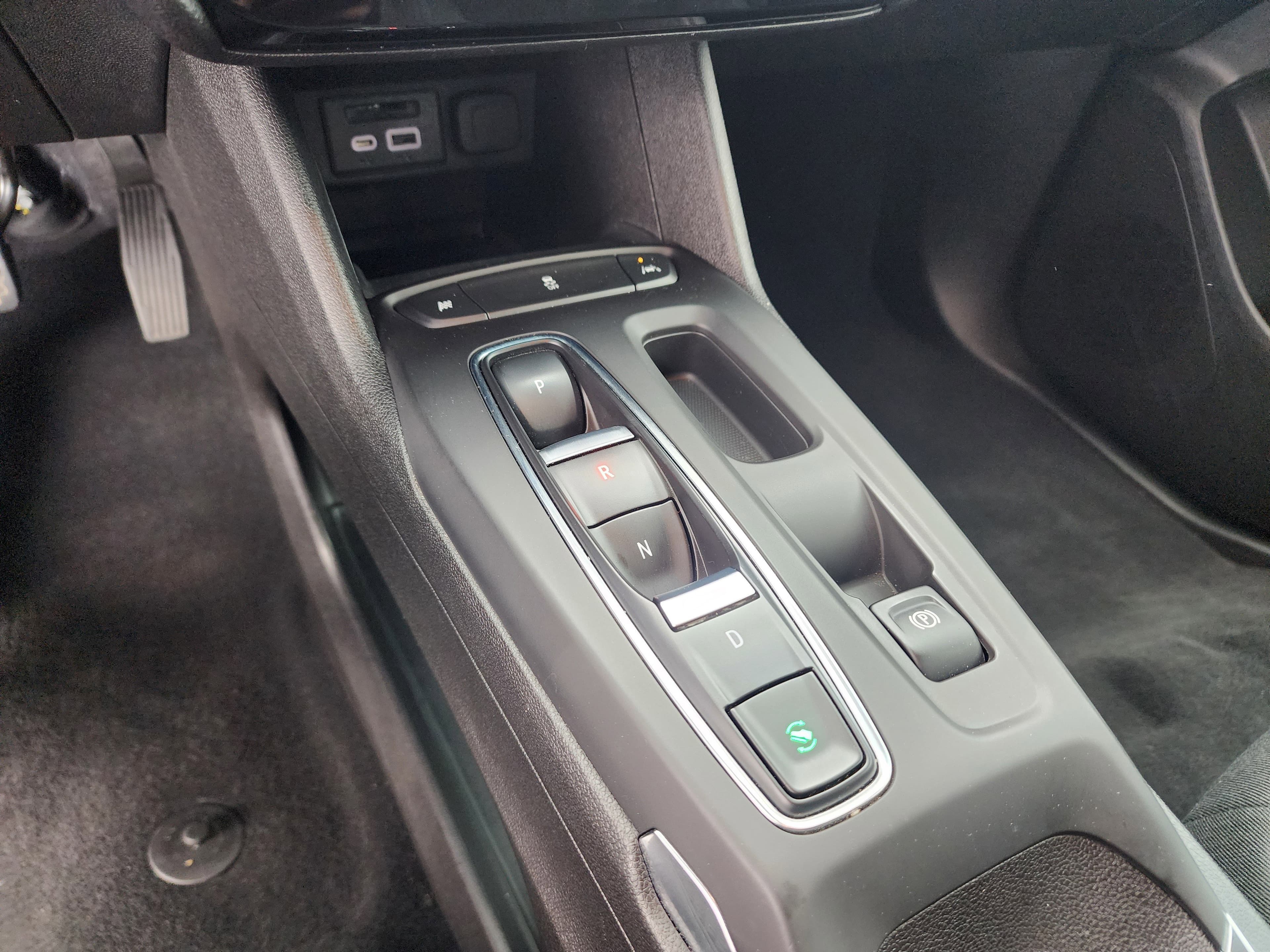 Vehicle photo 29