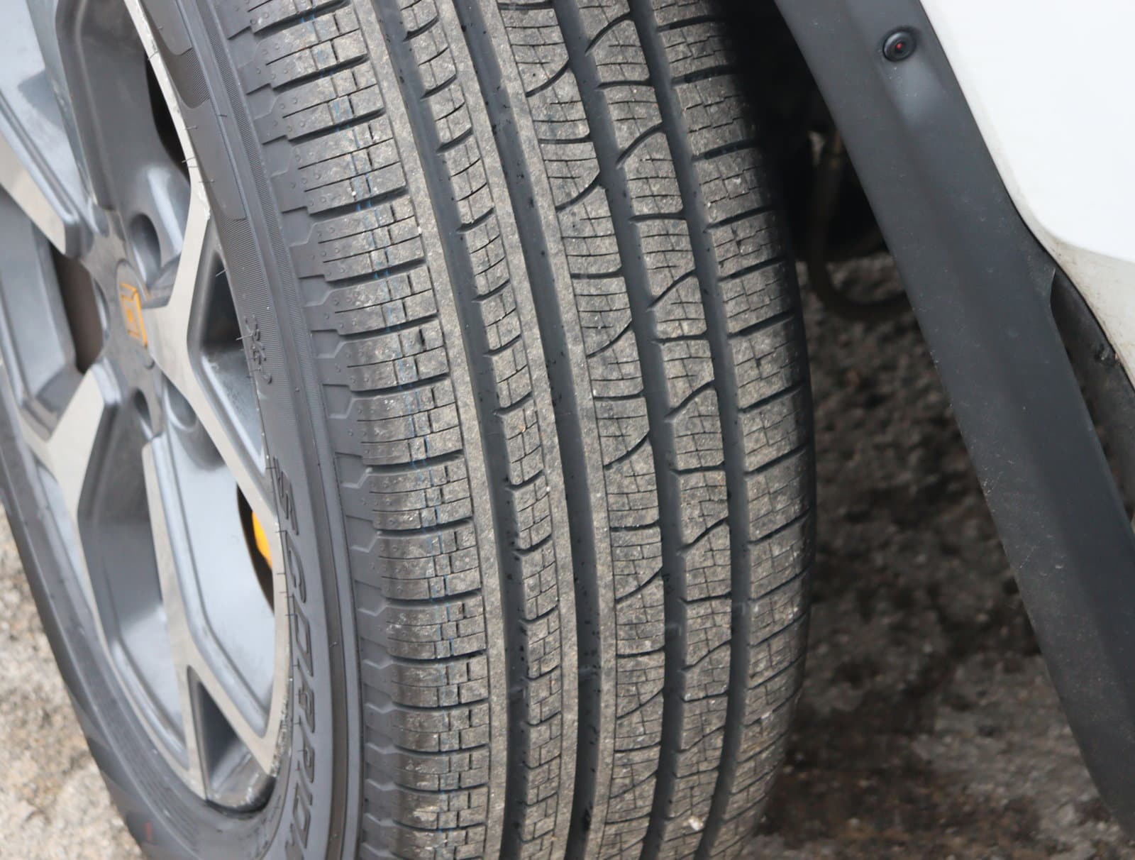 Vehicle photo 10