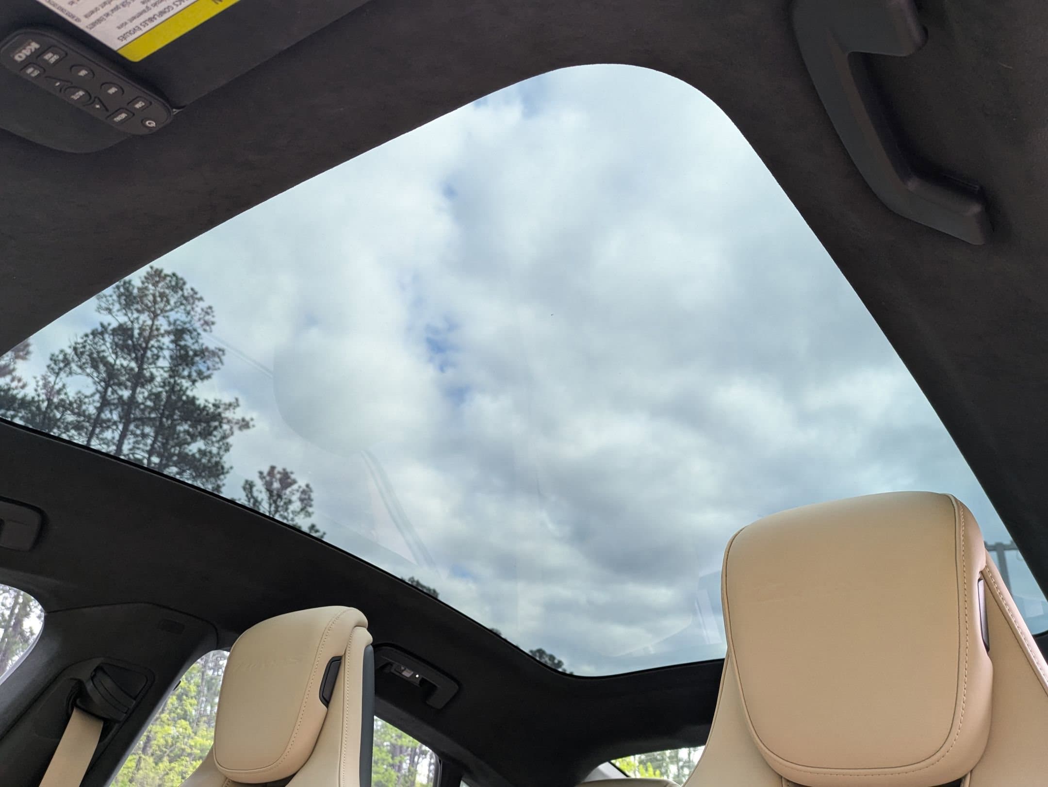 Vehicle photo 18