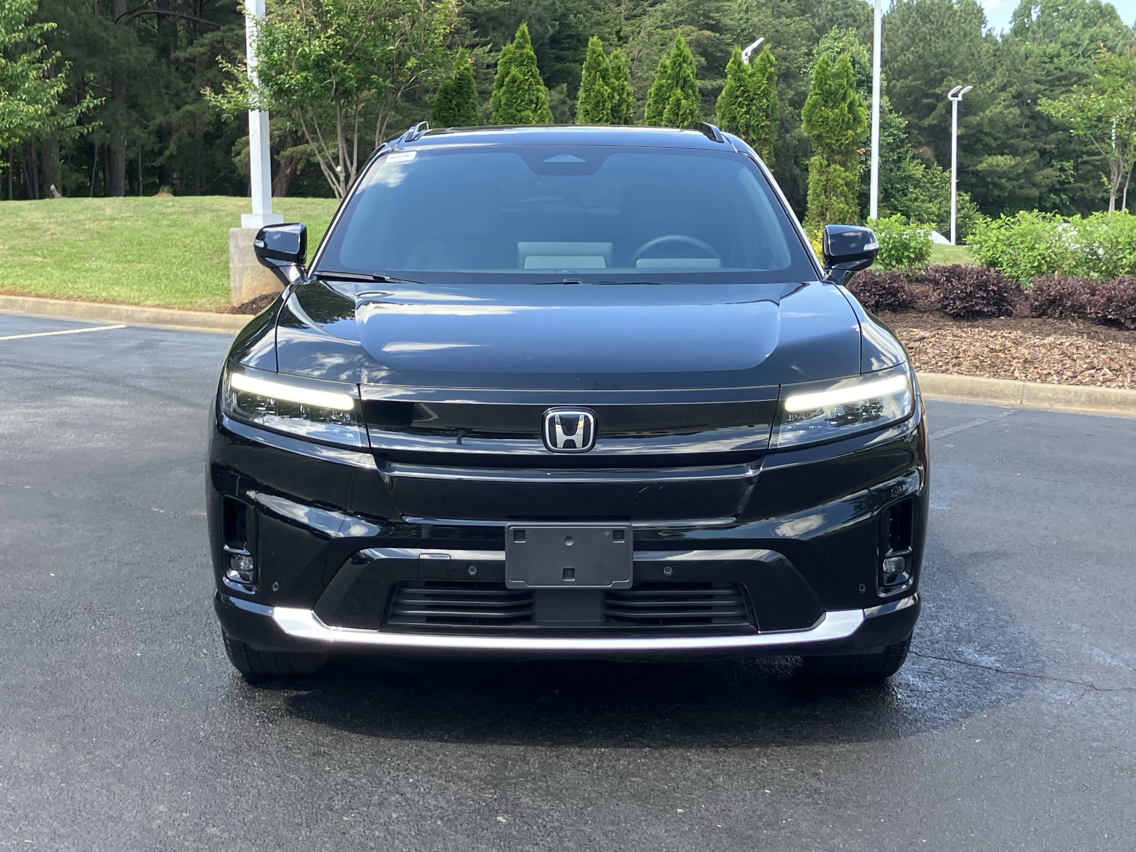 Vehicle photo 3