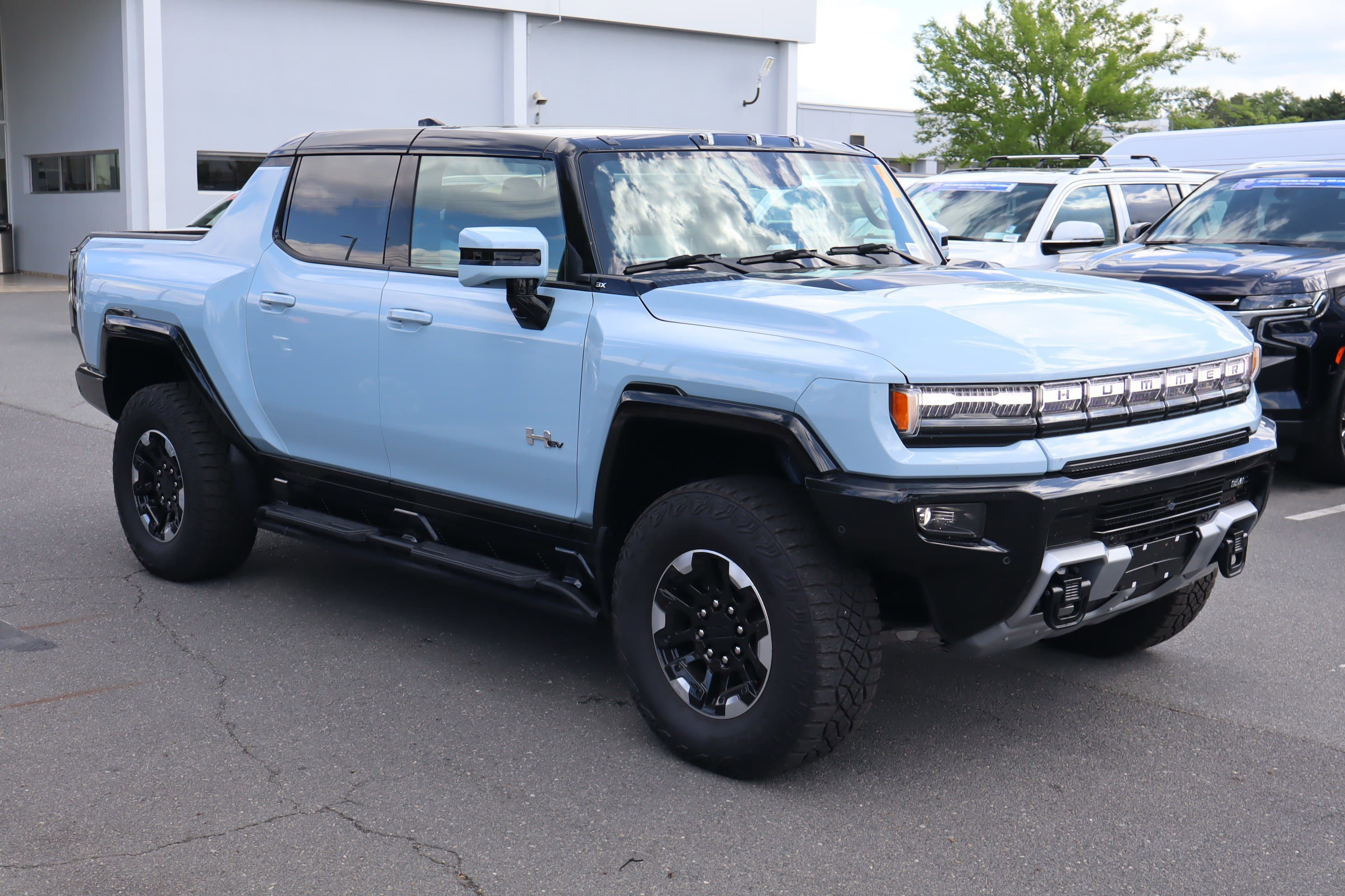 Vehicle photo 1