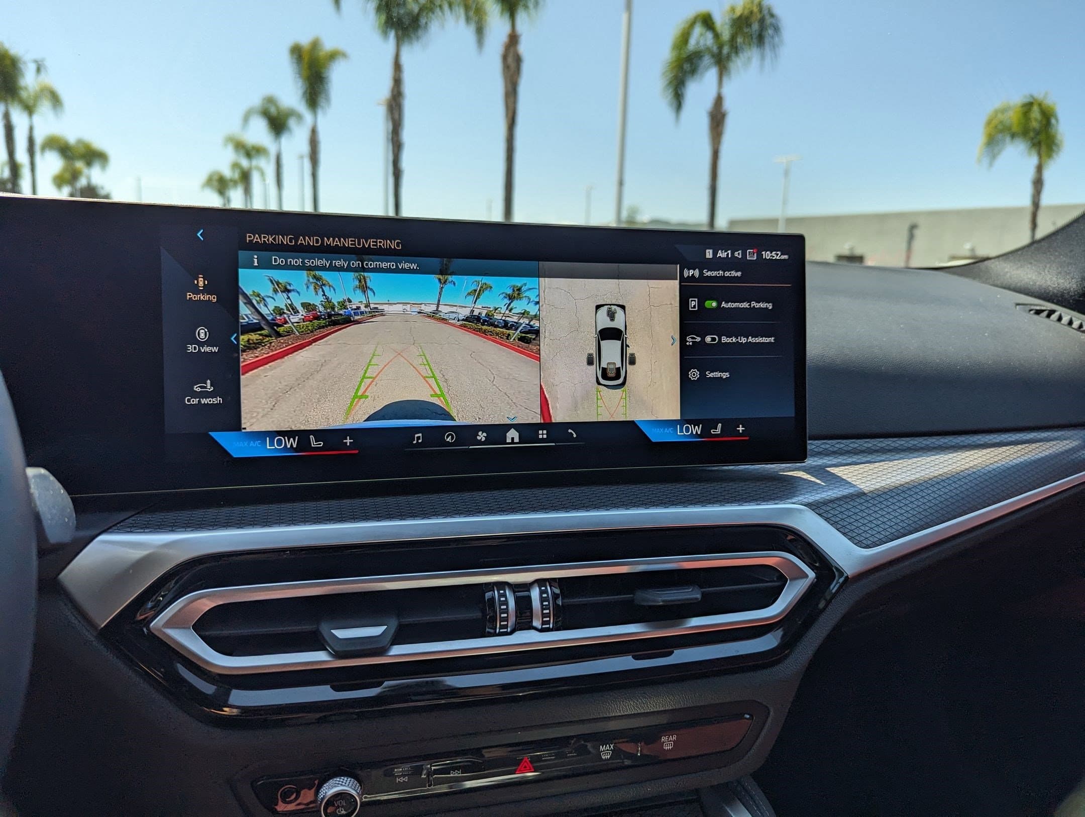 Vehicle photo 24