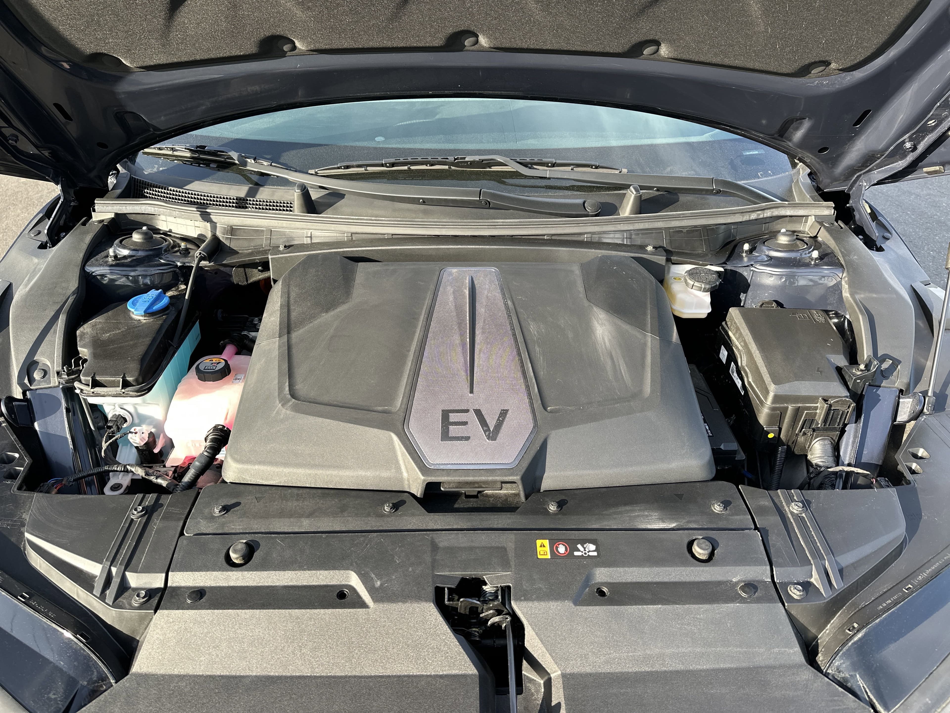 Vehicle photo 34