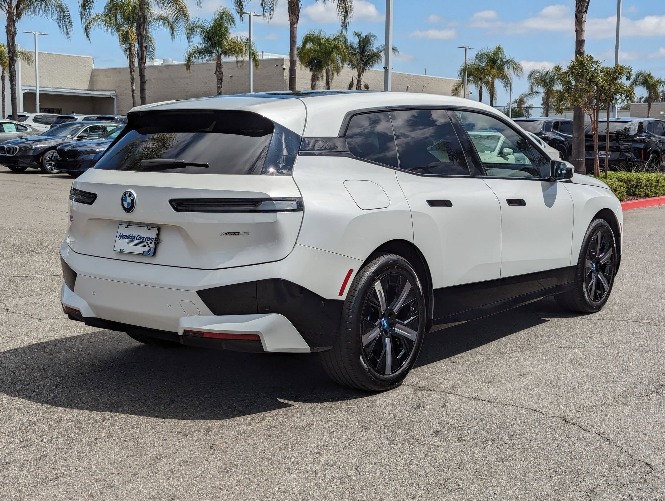 Vehicle photo 8