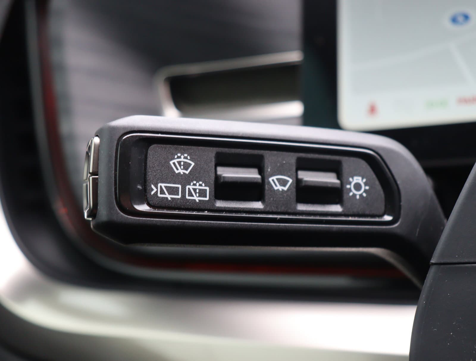 Vehicle photo 20