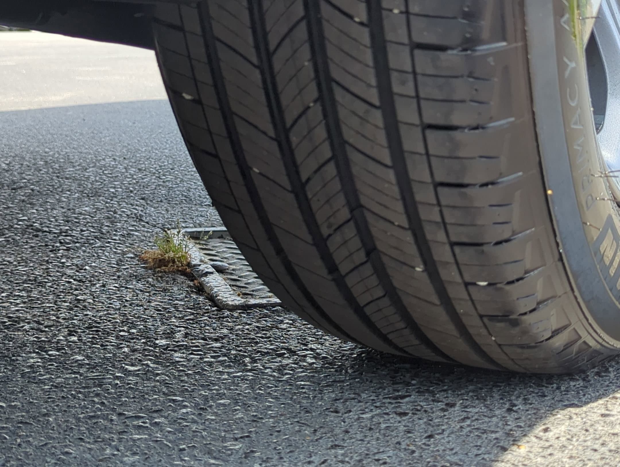 Vehicle photo 30