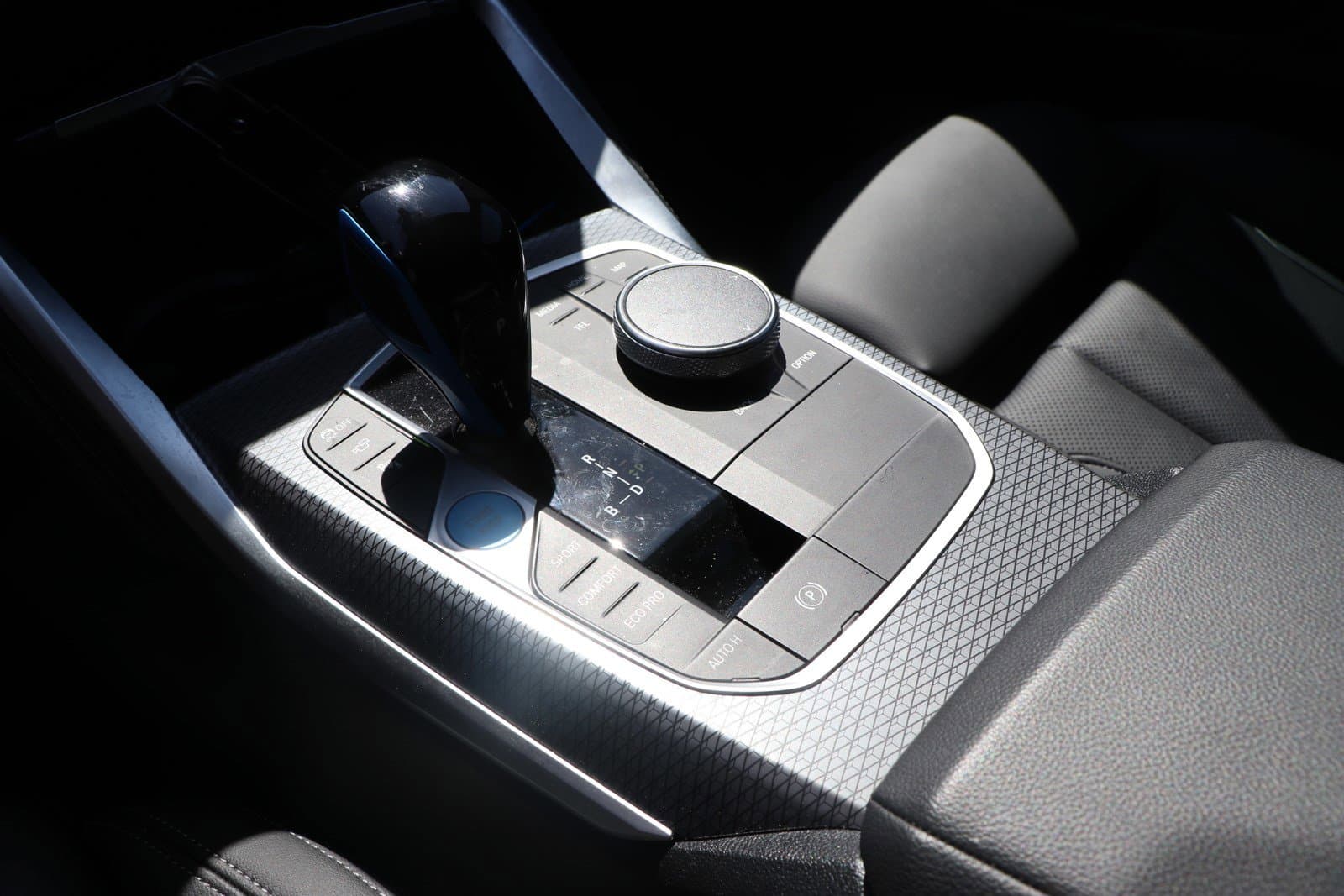 Vehicle photo 22