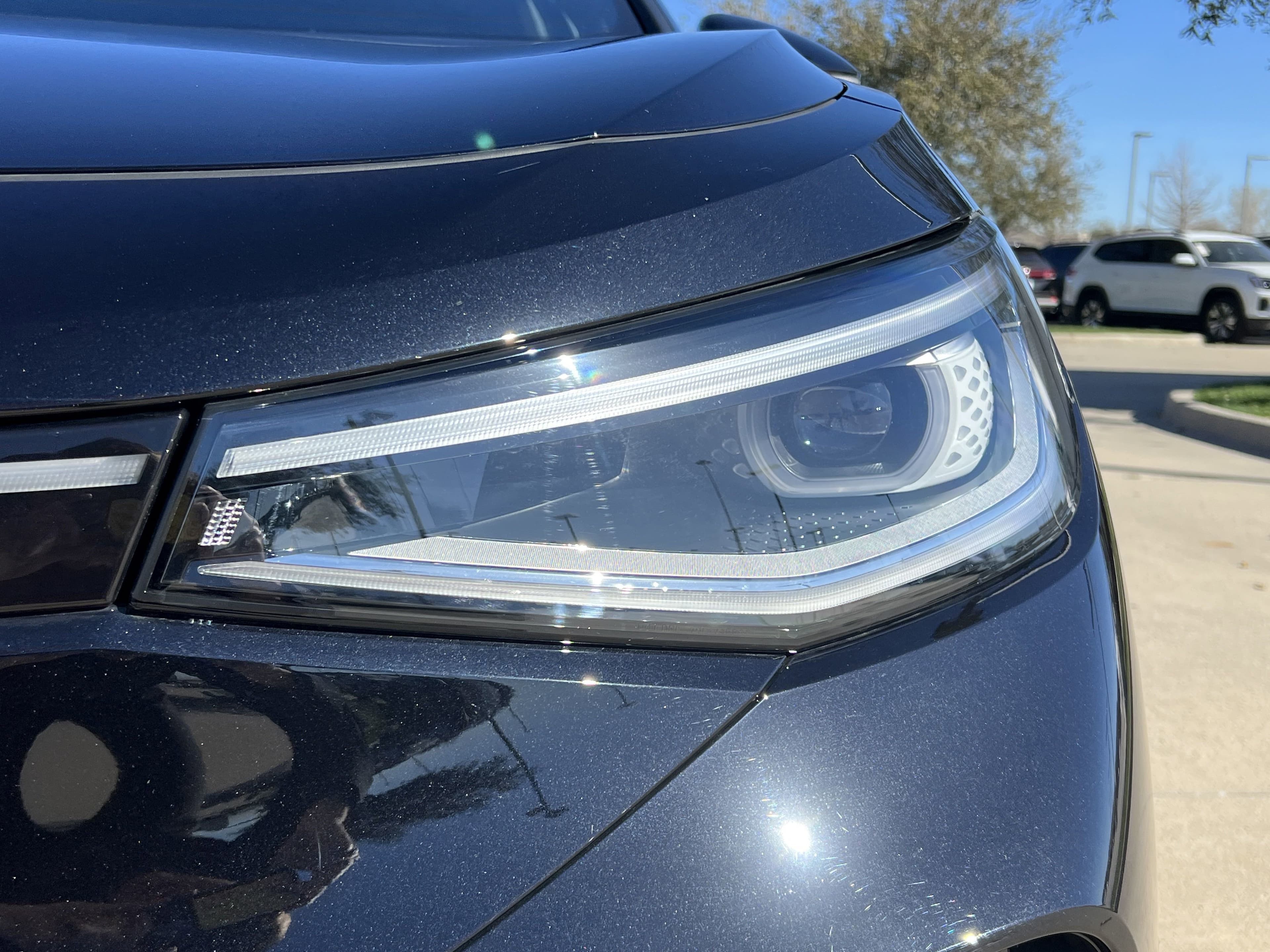 Vehicle photo 4