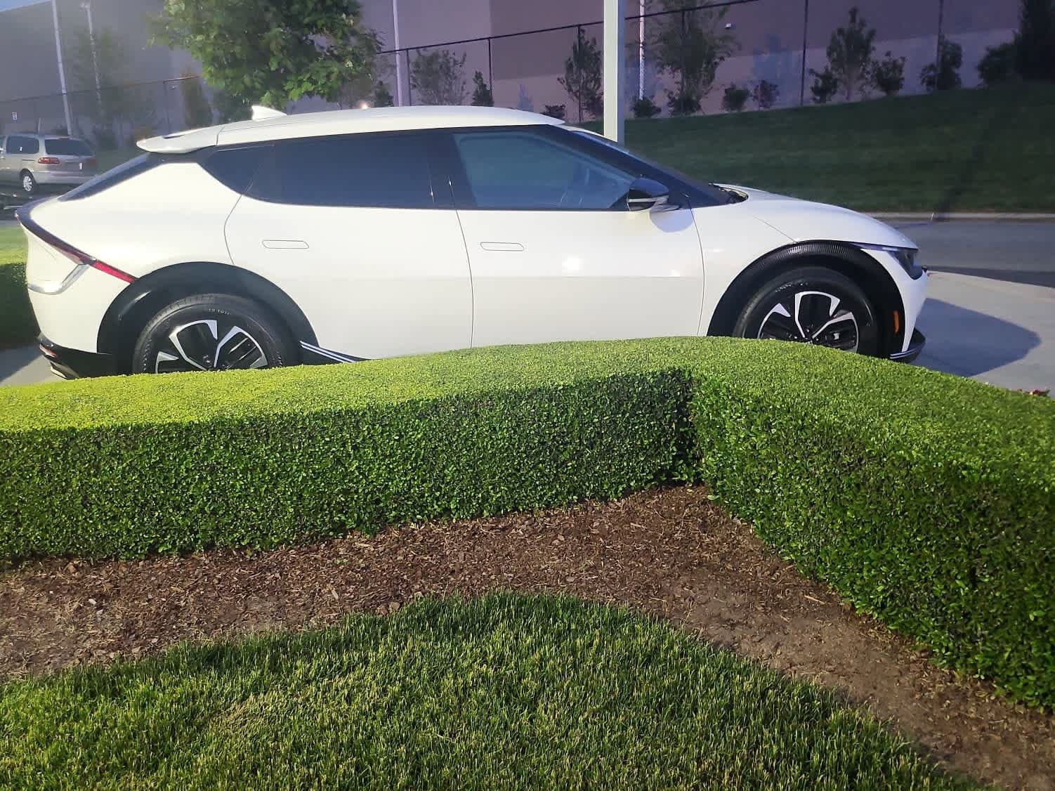 Vehicle photo 5