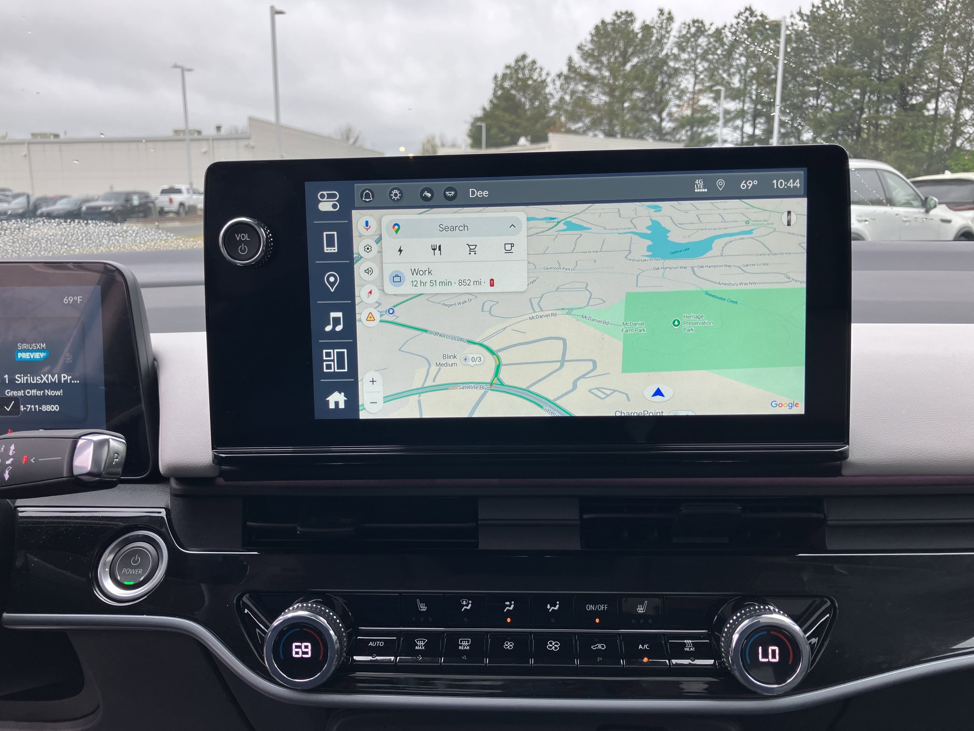Vehicle photo 25