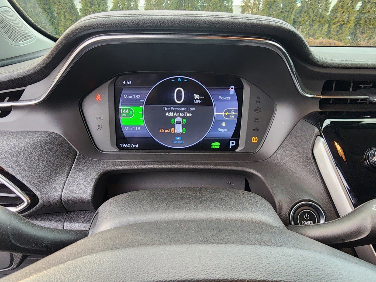 Vehicle photo 28