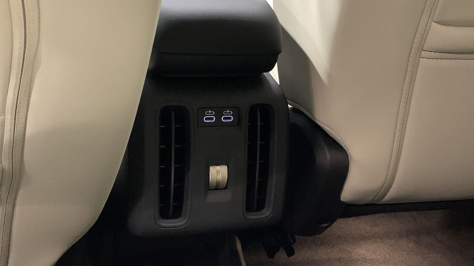 Vehicle photo 29