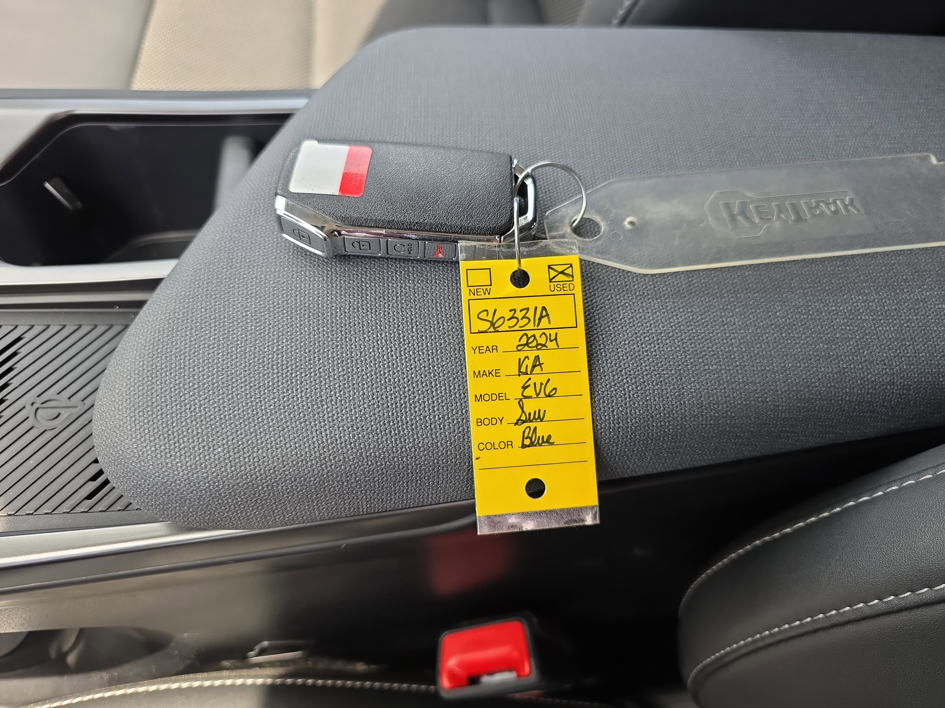 Vehicle photo 33