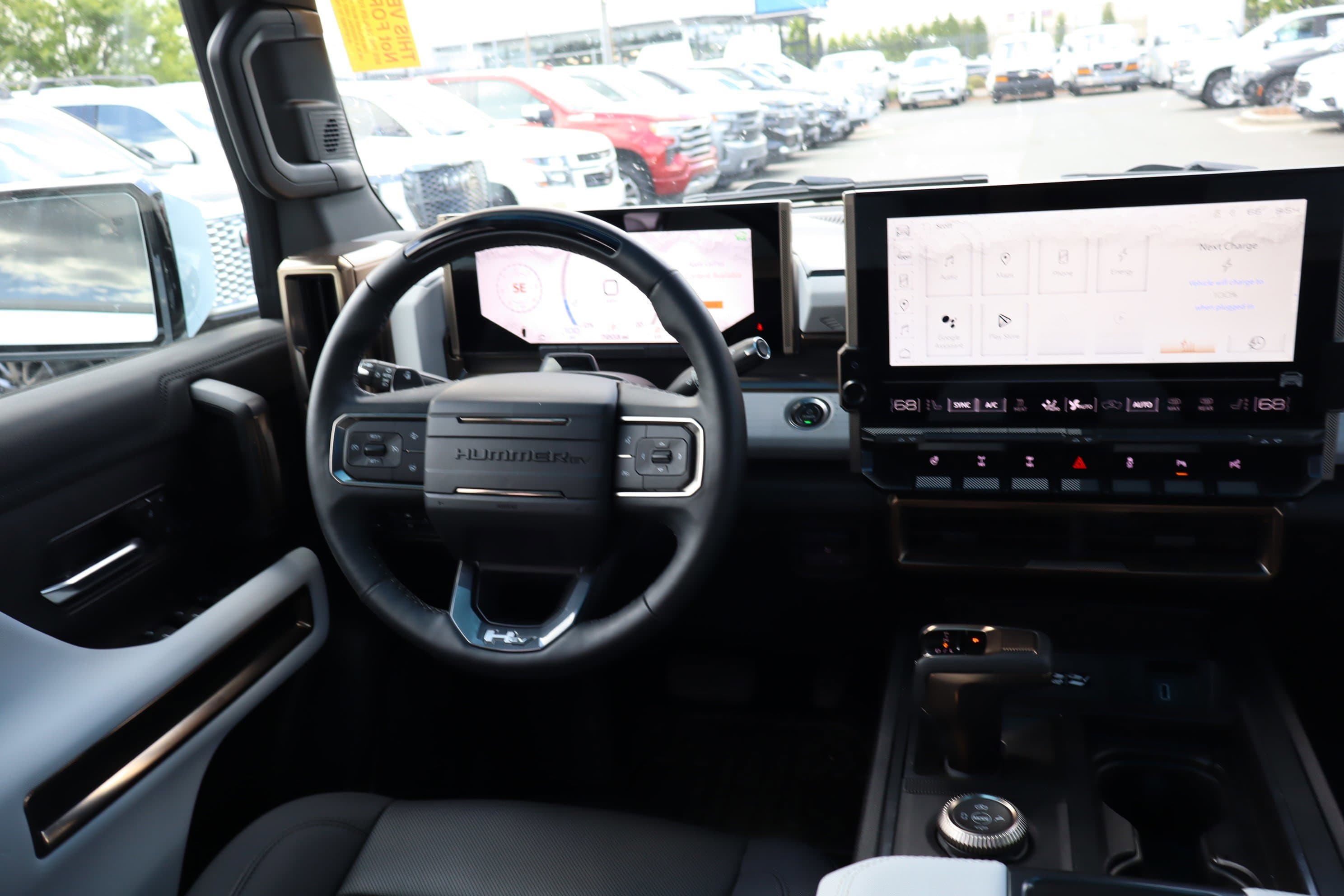 Vehicle photo 14