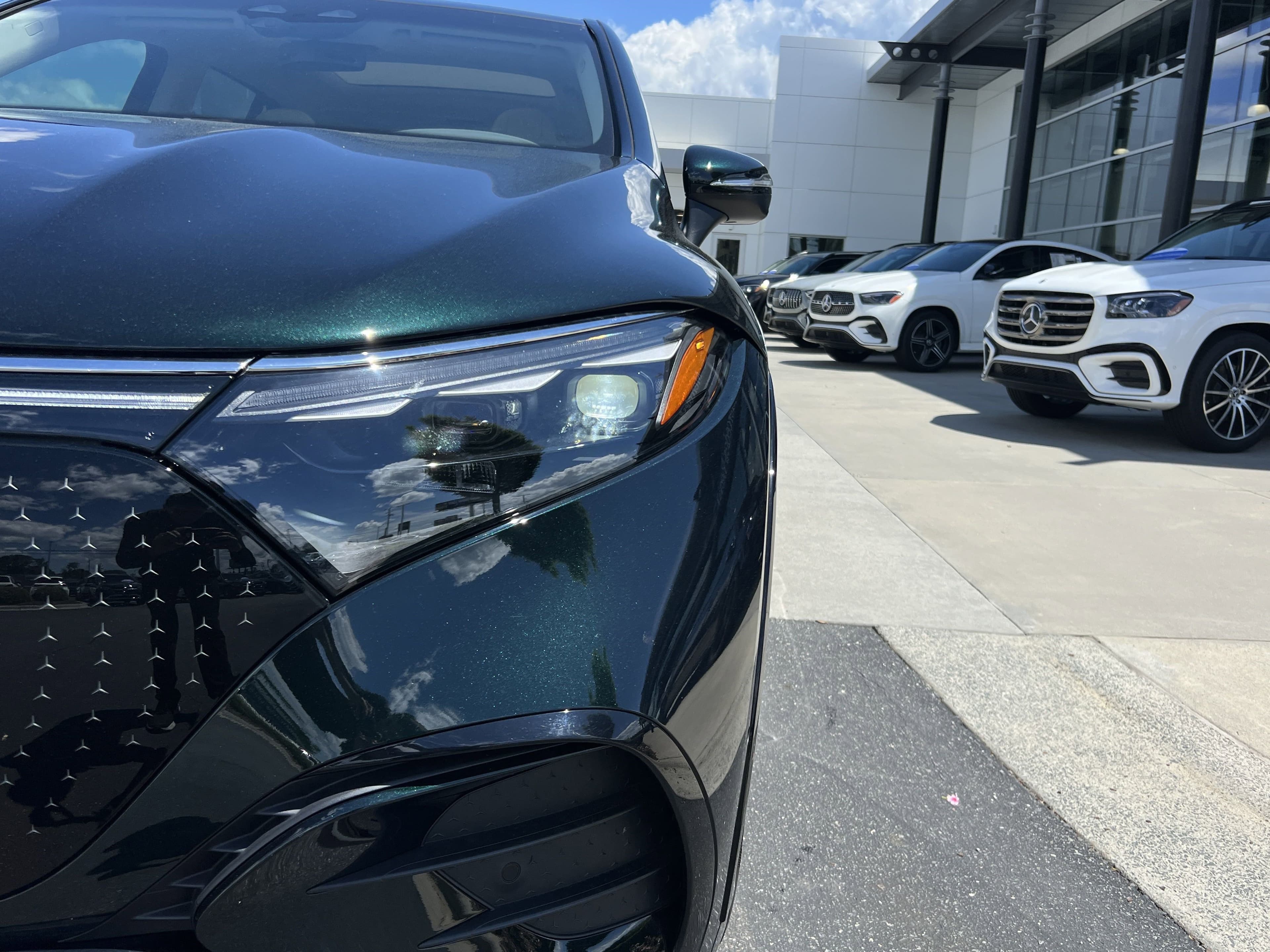 Vehicle photo 4