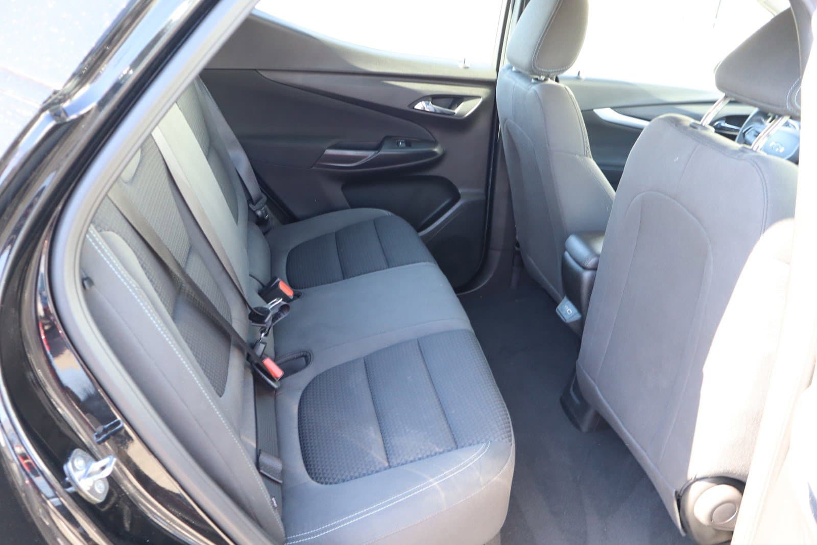Vehicle photo 32