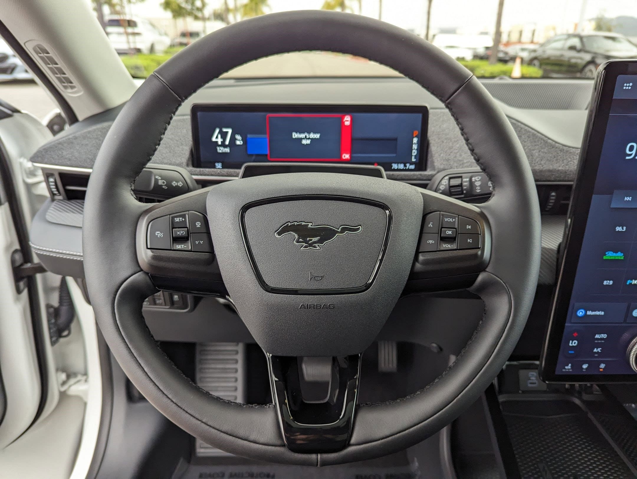 Vehicle photo 16