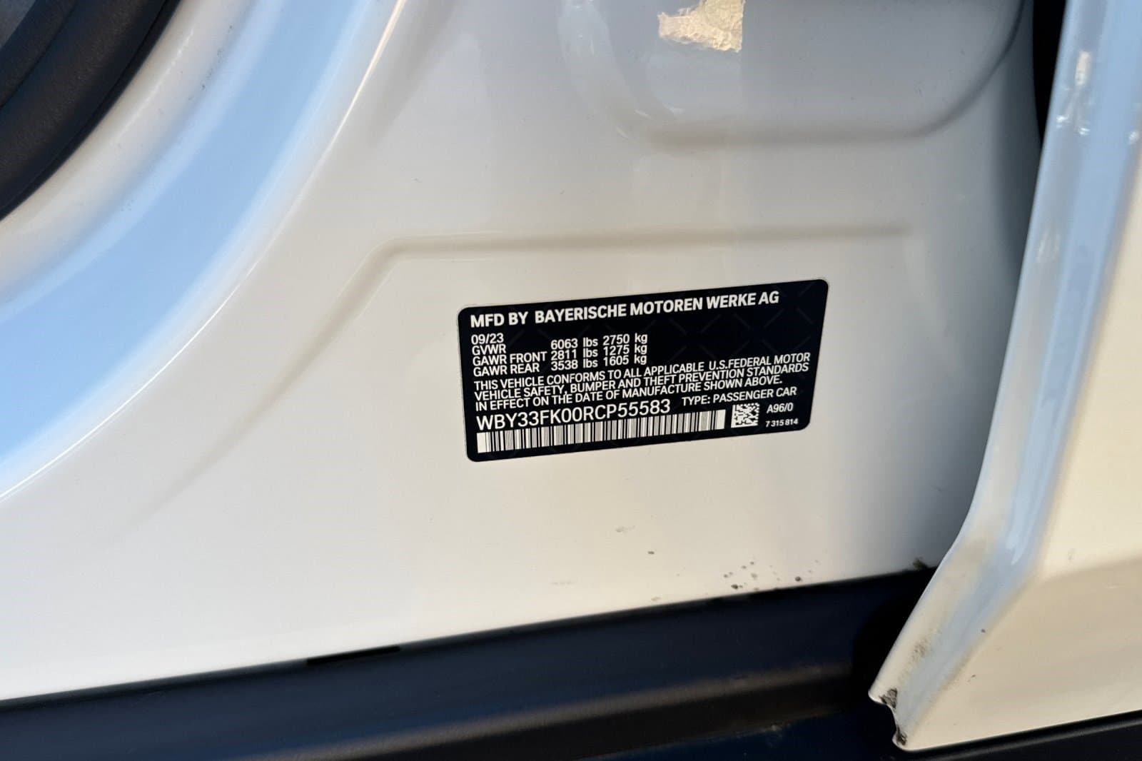 Vehicle photo 37