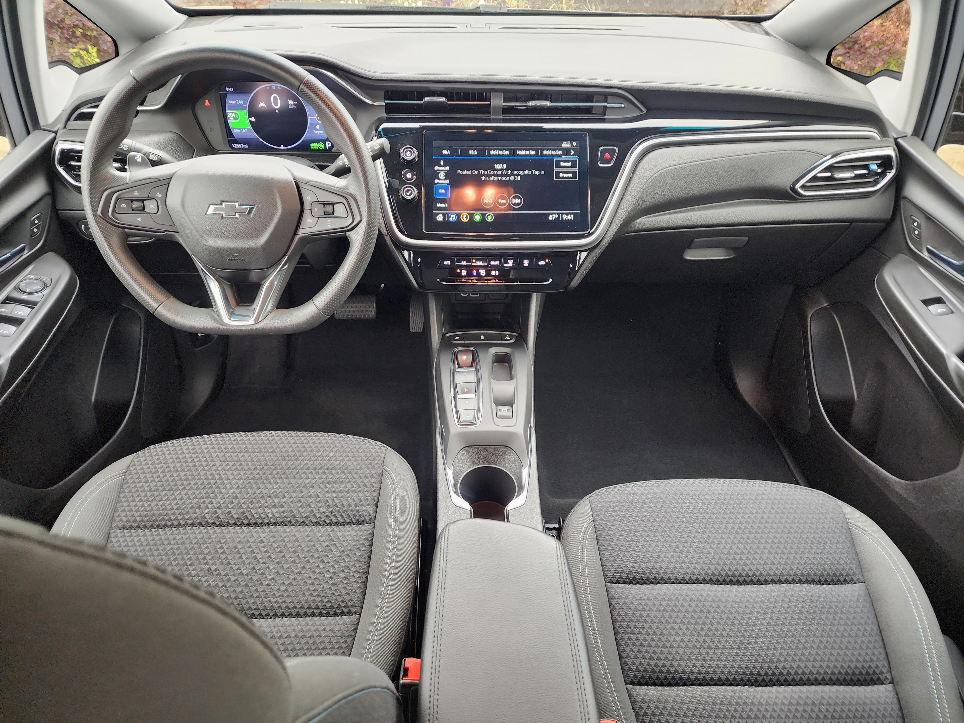 Vehicle photo 14