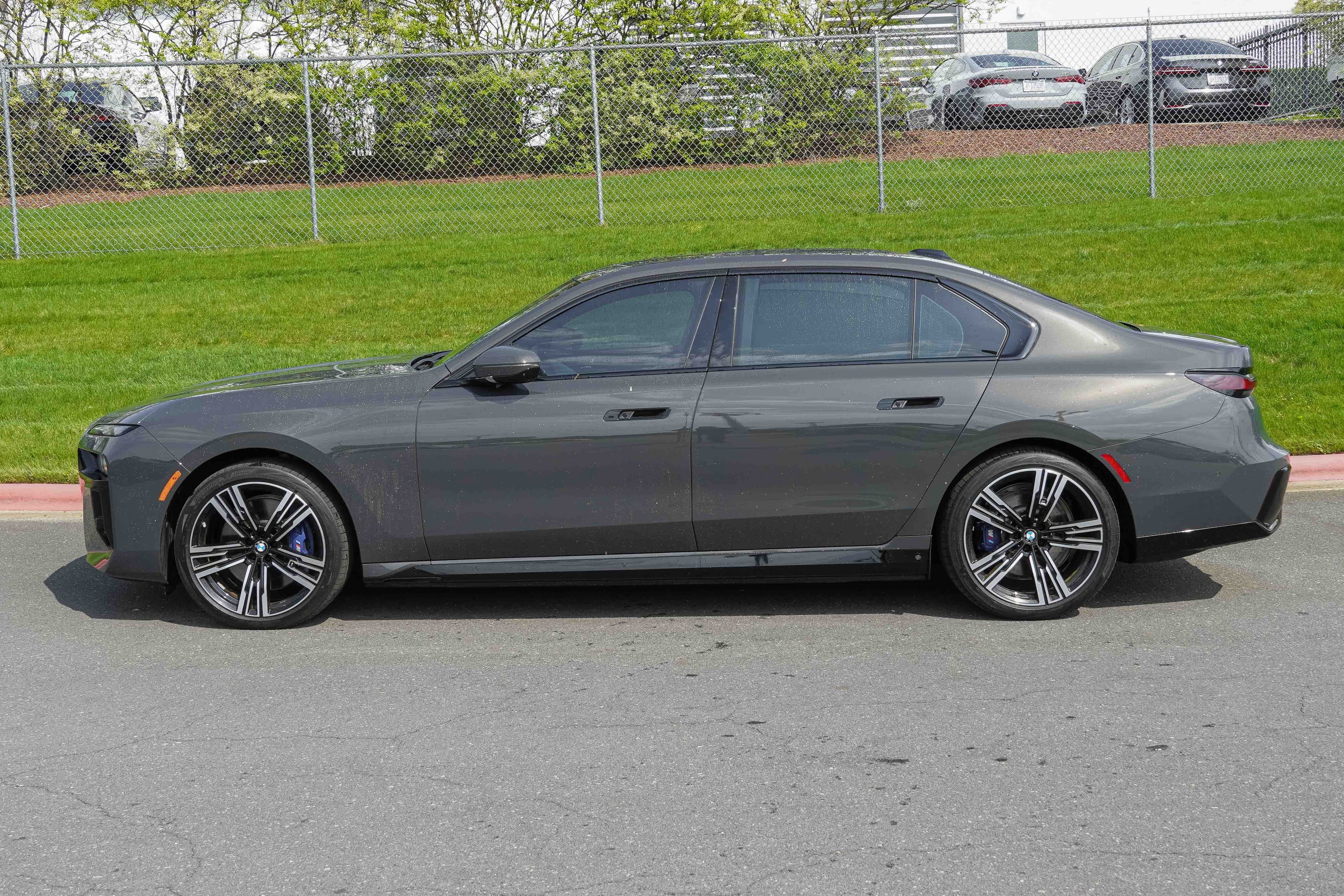 Vehicle photo 40