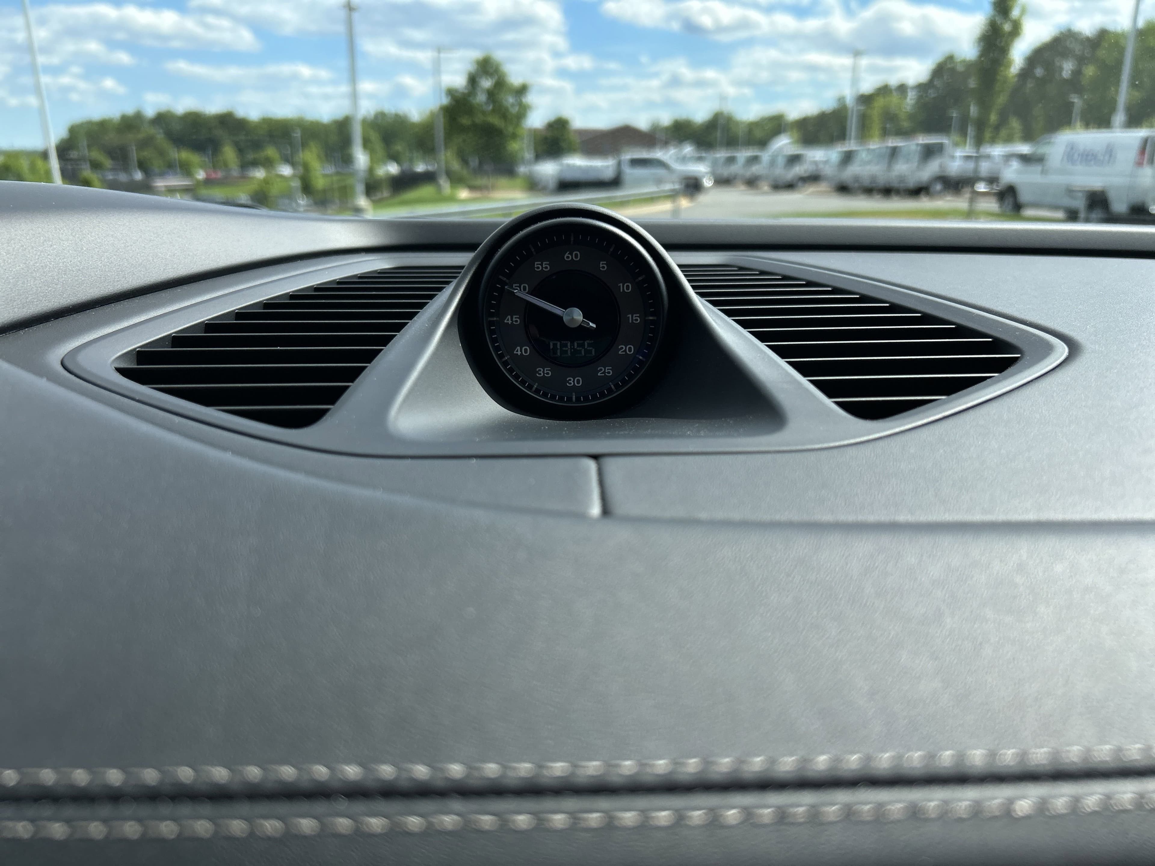 Vehicle photo 20
