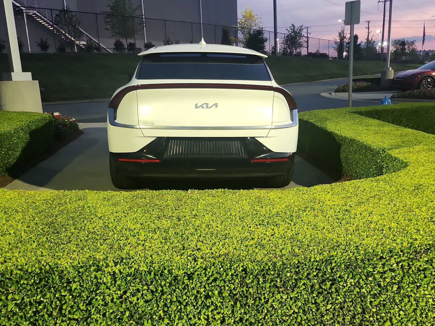 Vehicle photo 3
