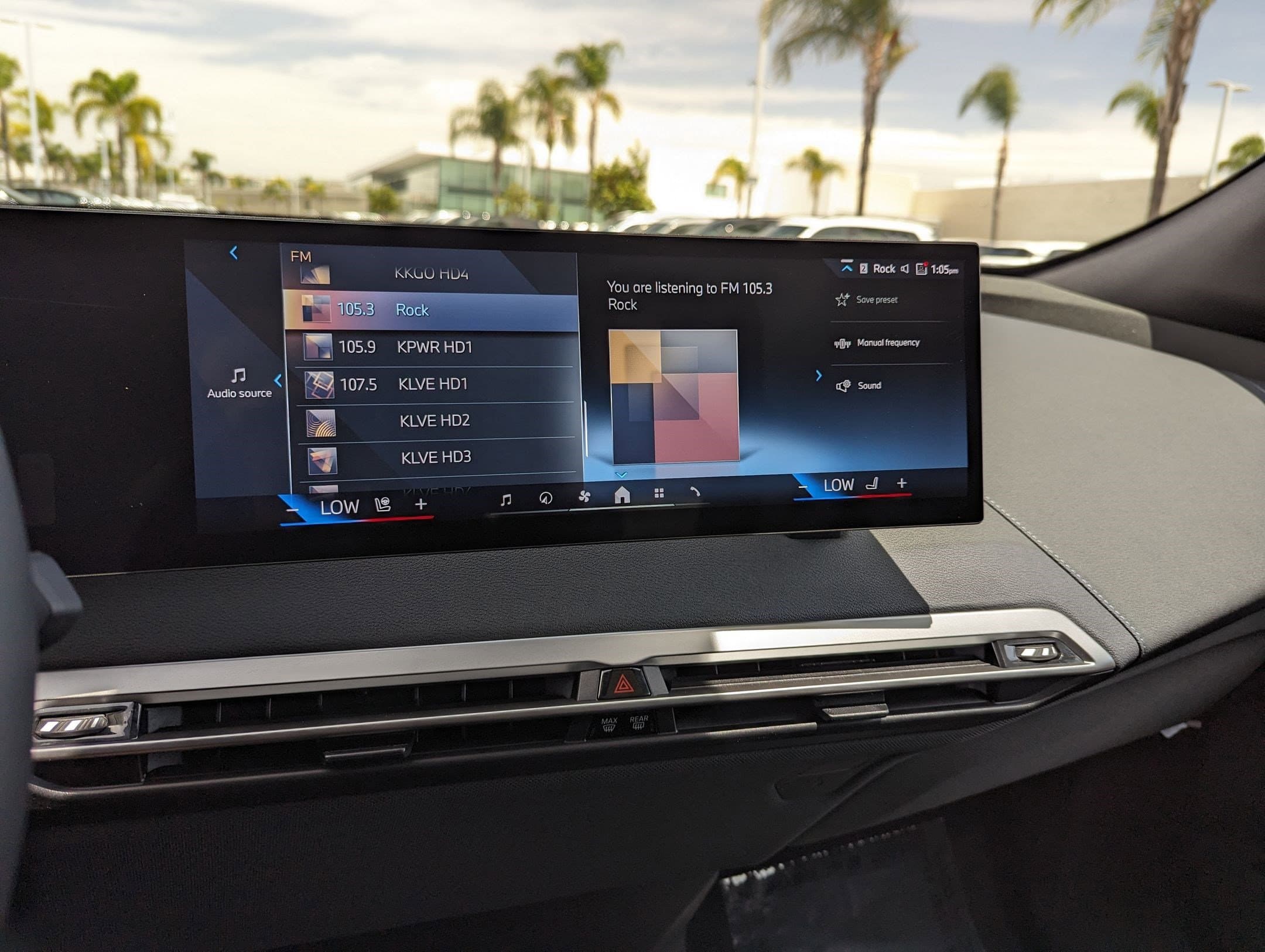 Vehicle photo 22