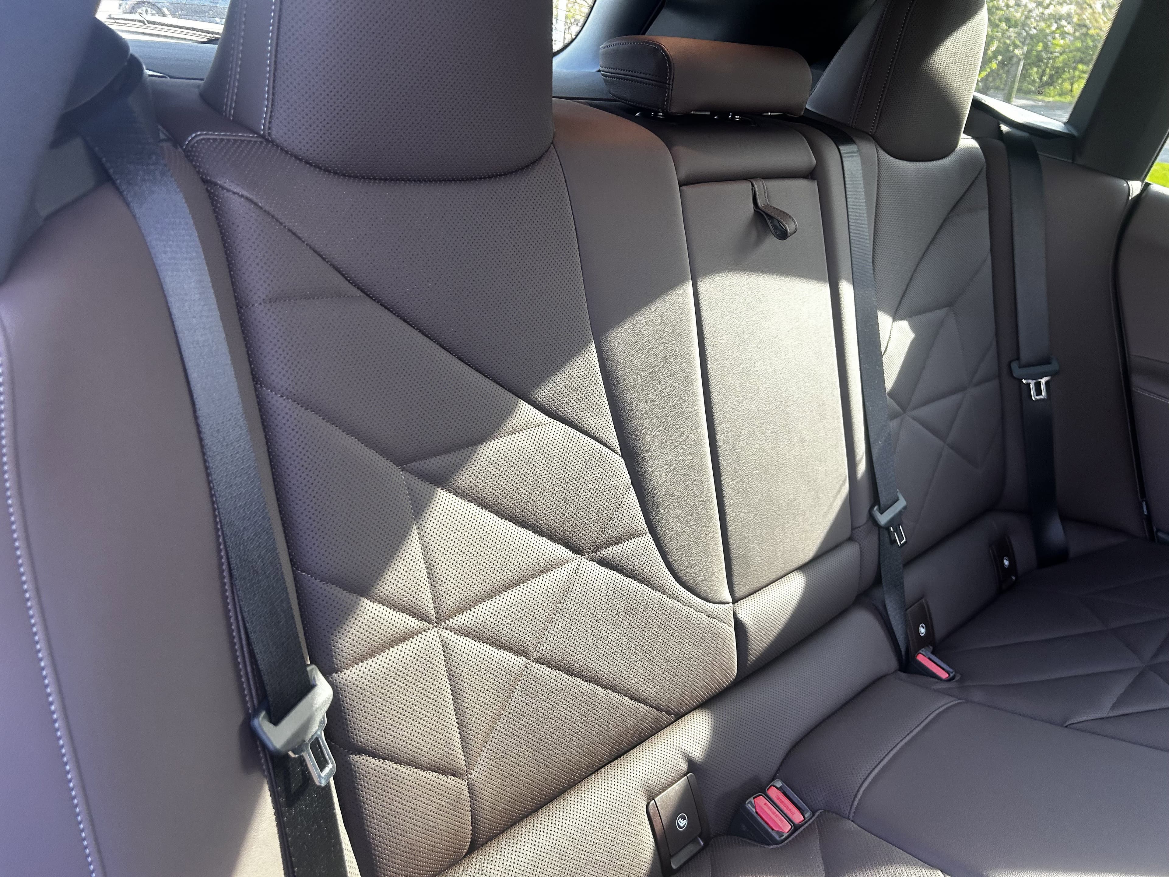 Vehicle photo 31