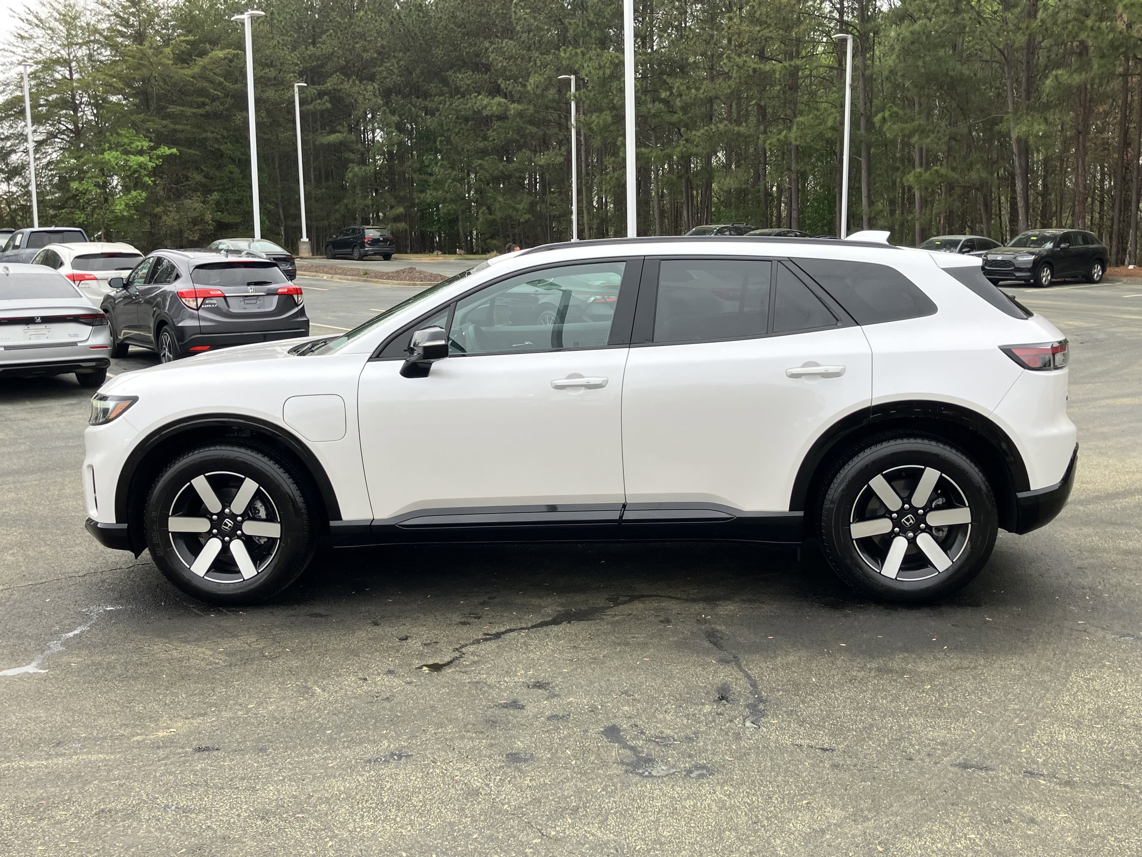 Vehicle photo 5