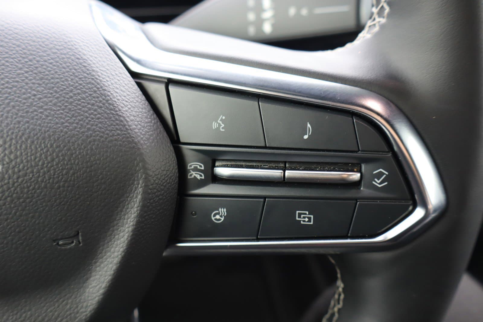 Vehicle photo 20